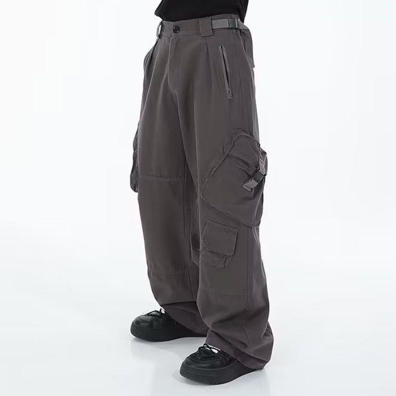 Sopula Men's Pleated Wide-Leg Big Pocket Performance Cargo Pants Product Image