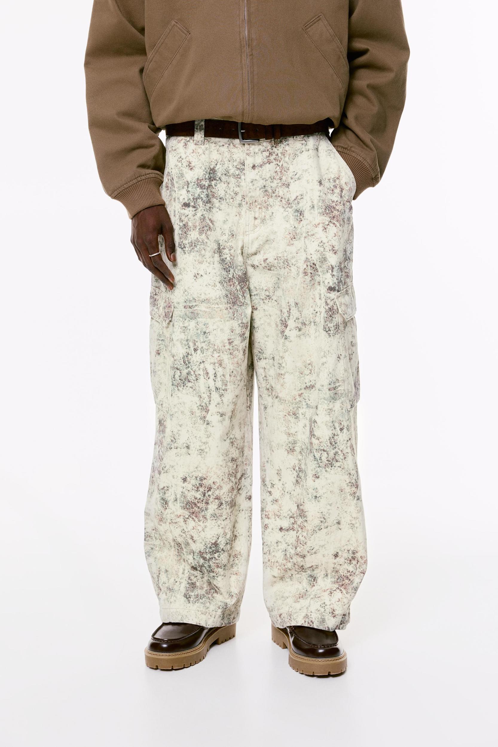 Baggy cargo trousers Product Image
