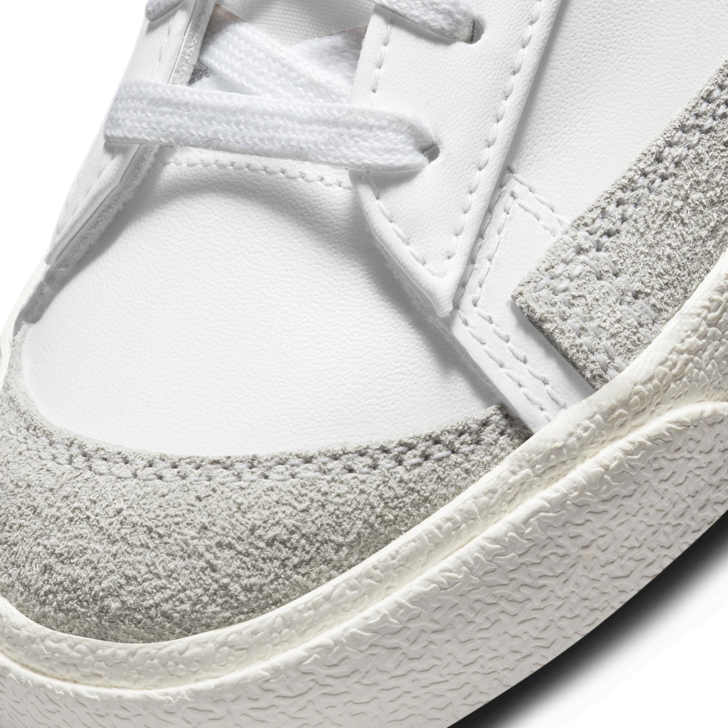 Nike Blazer Low '77 Women's Shoes Product Image