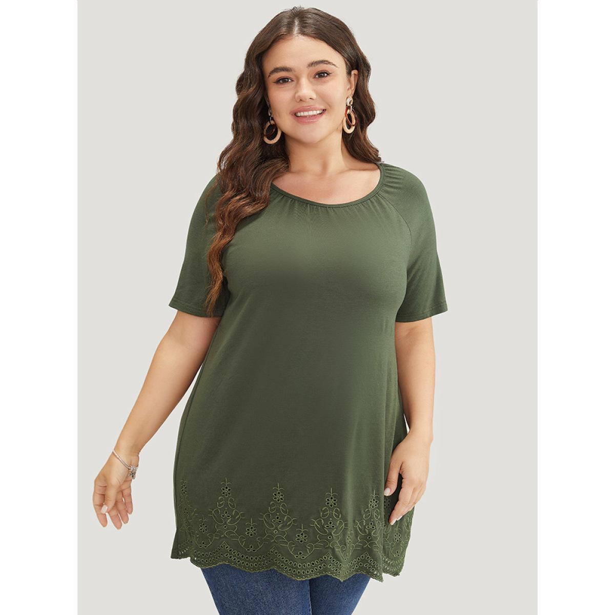 Plus Size Plain Broderie Anglaise Raglan Sleeve Scalloped Front T-shirt ArmyGreen Women Elegant Broderie anglaise Plain Round Neck Loose Dailywear T-shirts BloomChic 12/L Product Image