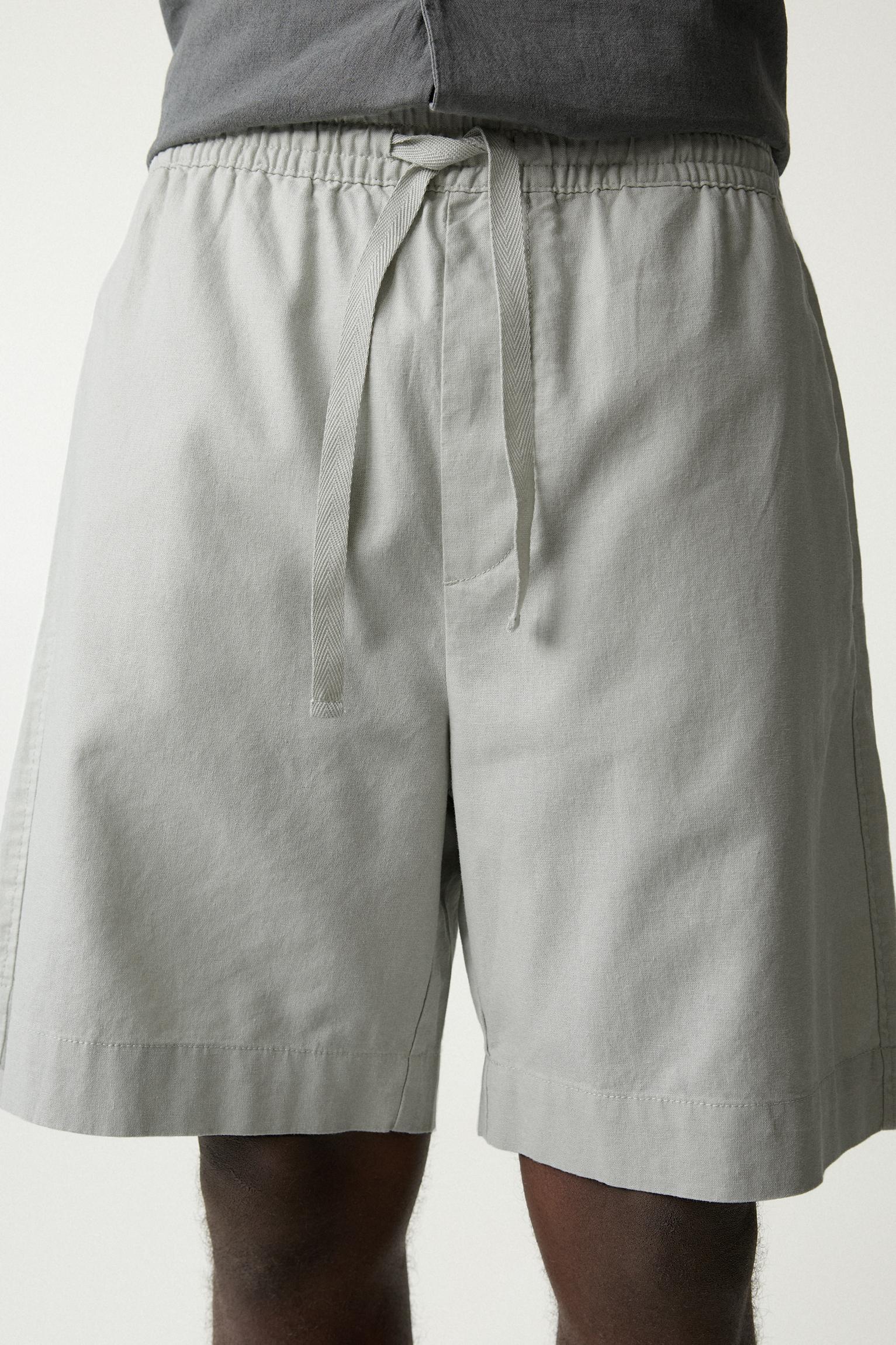 Linen blend jogger Bermuda shorts Product Image