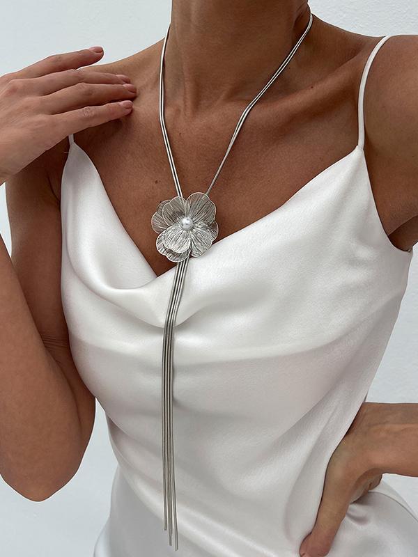 Flower Shape Tasseled Necklaces Accessories Product Image
