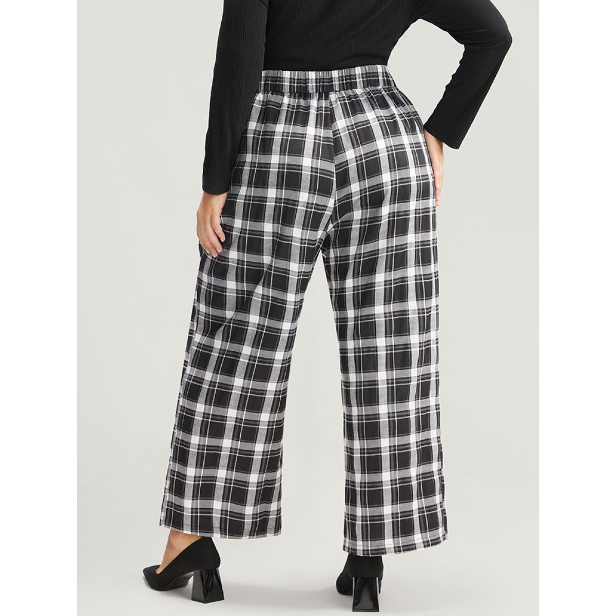 Plus Size Plaid Elastic Waist Pocket Pants Women Black Casual Mid Rise Dailywear Pants BloomChic 22-24/3X Product Image