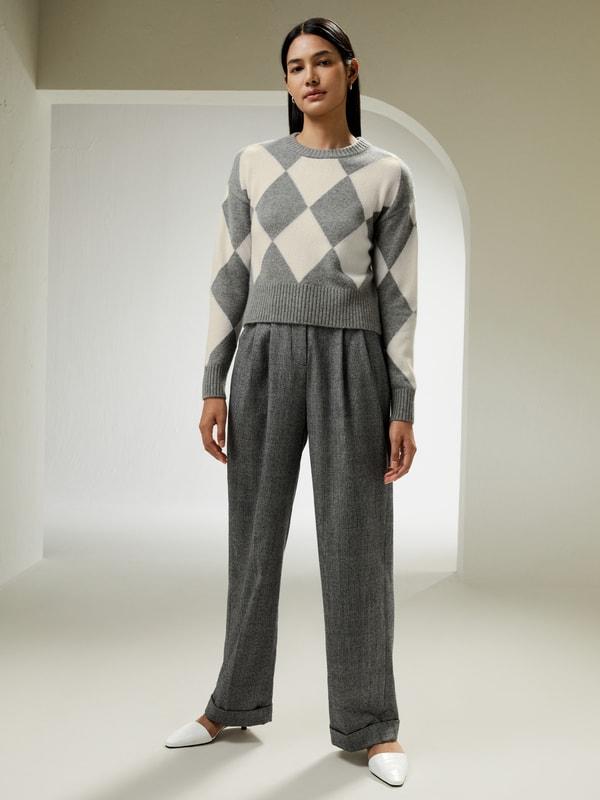 Round Neck Diamond Pattern Cashmere Sweater Product Image