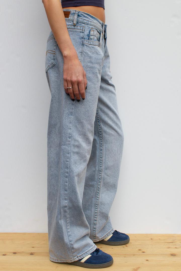 Low waist wide leg jeans Product Image