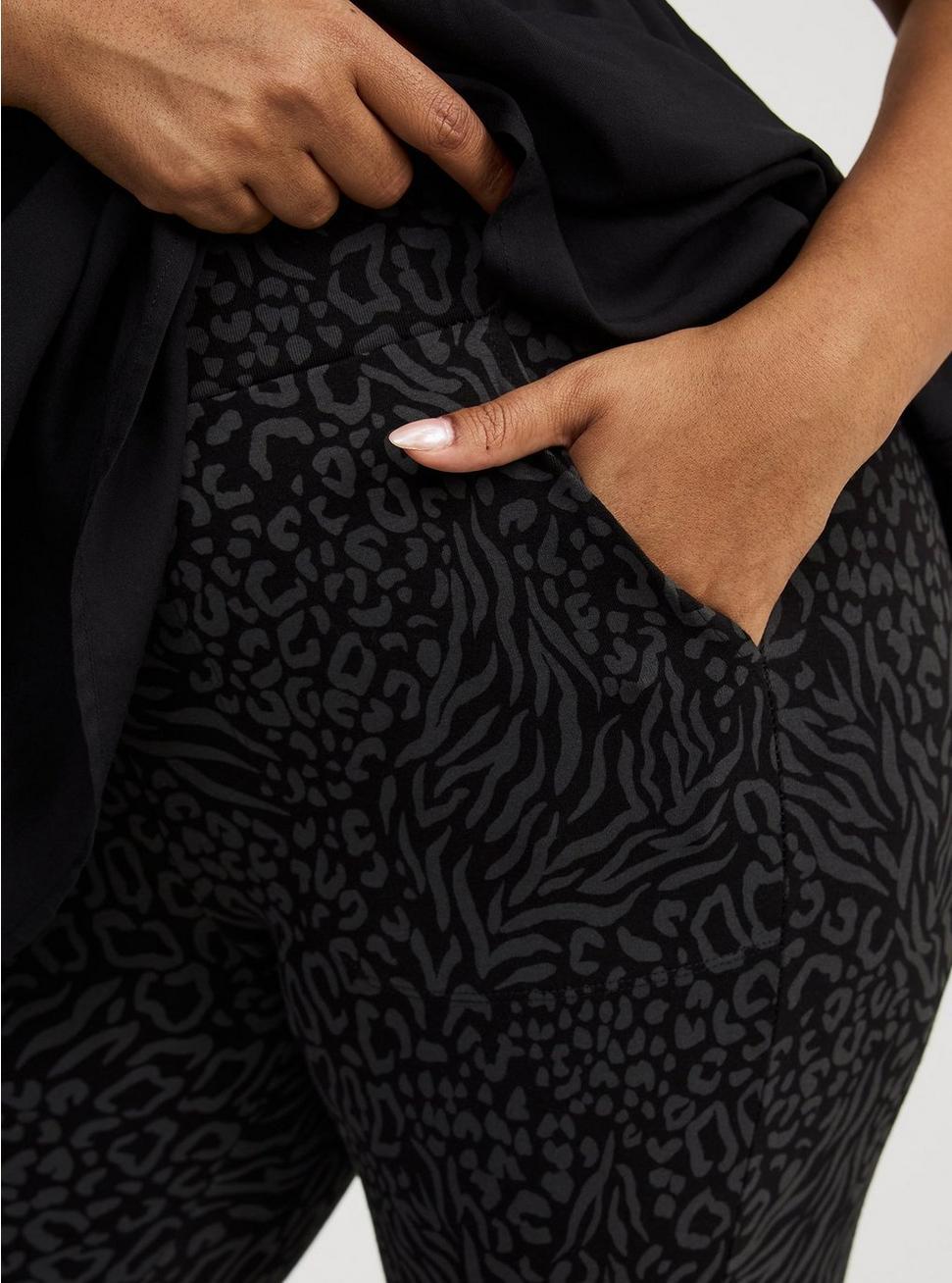 Pedal Pusher Pocket Legging Product Image