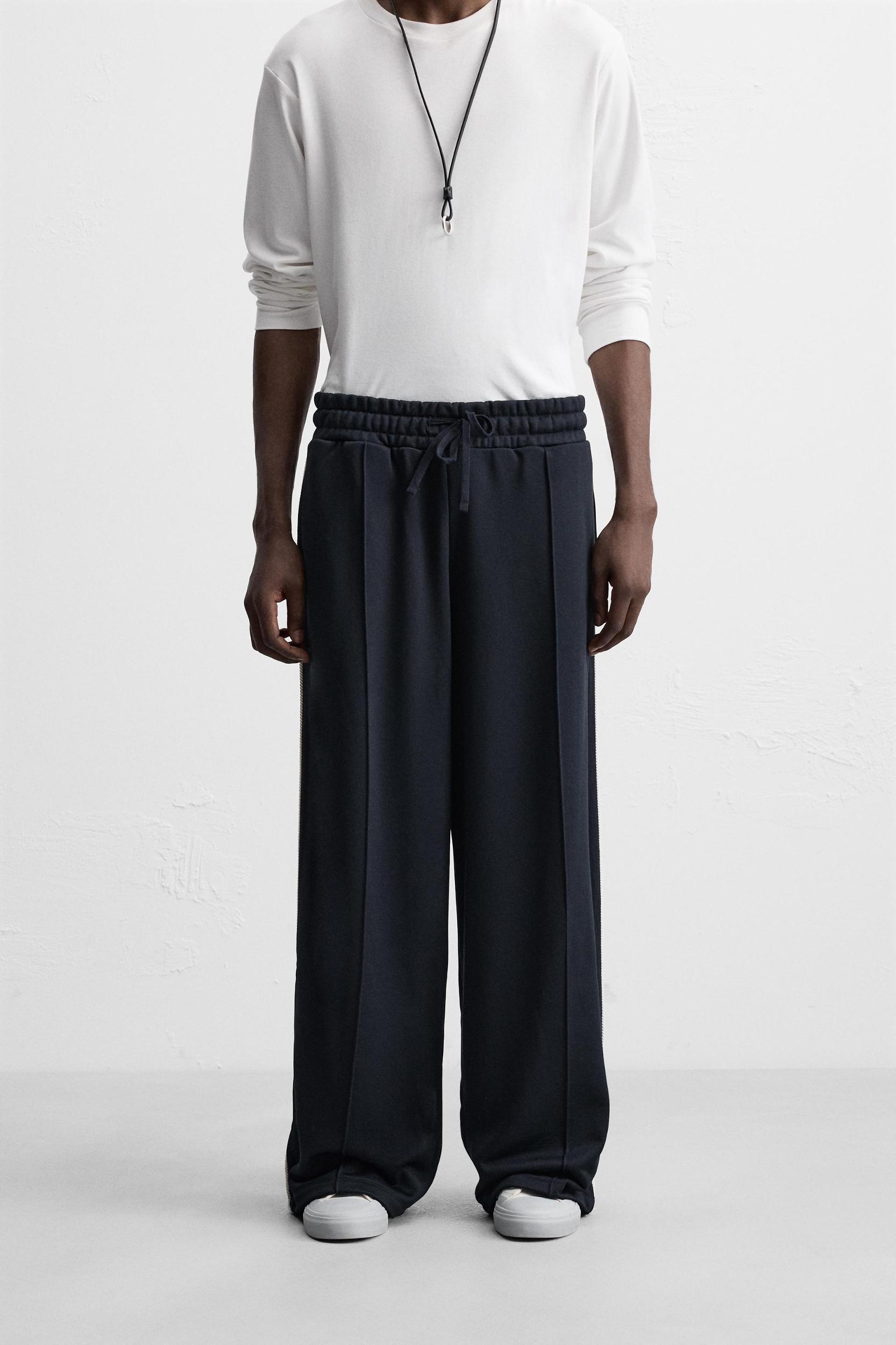 CONTRAST JOGGER PANTS Product Image