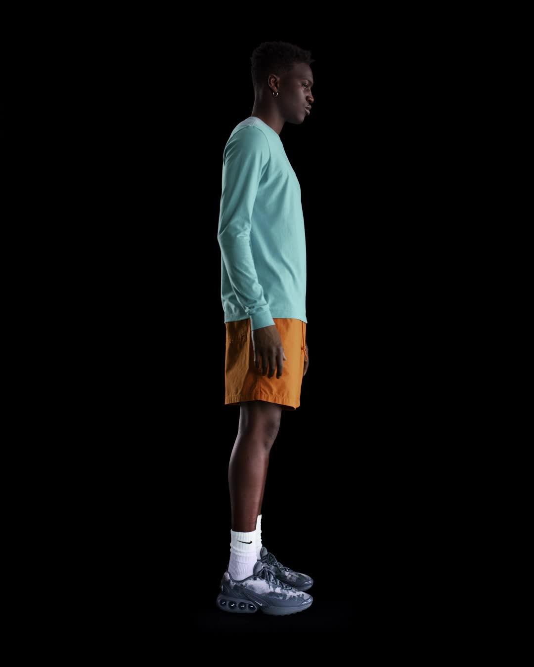 Nike Sportswear Club Men's Long-Sleeve T-Shirt Product Image