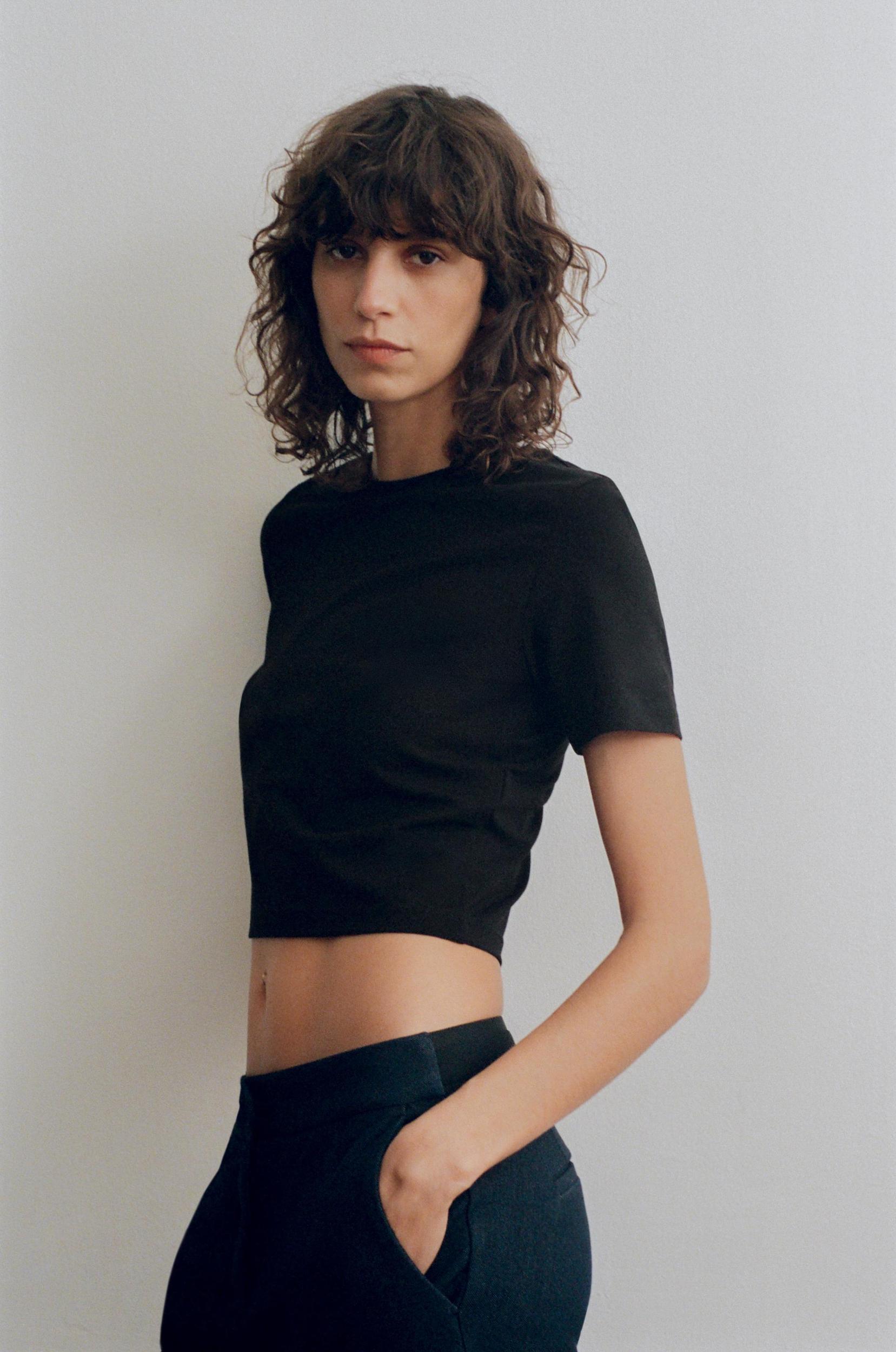 CROPPED STRETCH T-SHIRT Product Image