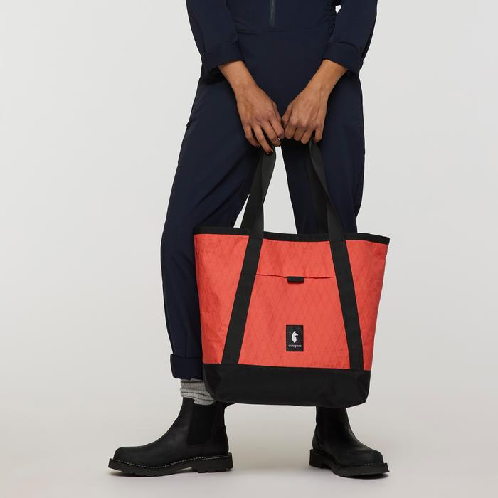 Contiguo 22L Tote Product Image