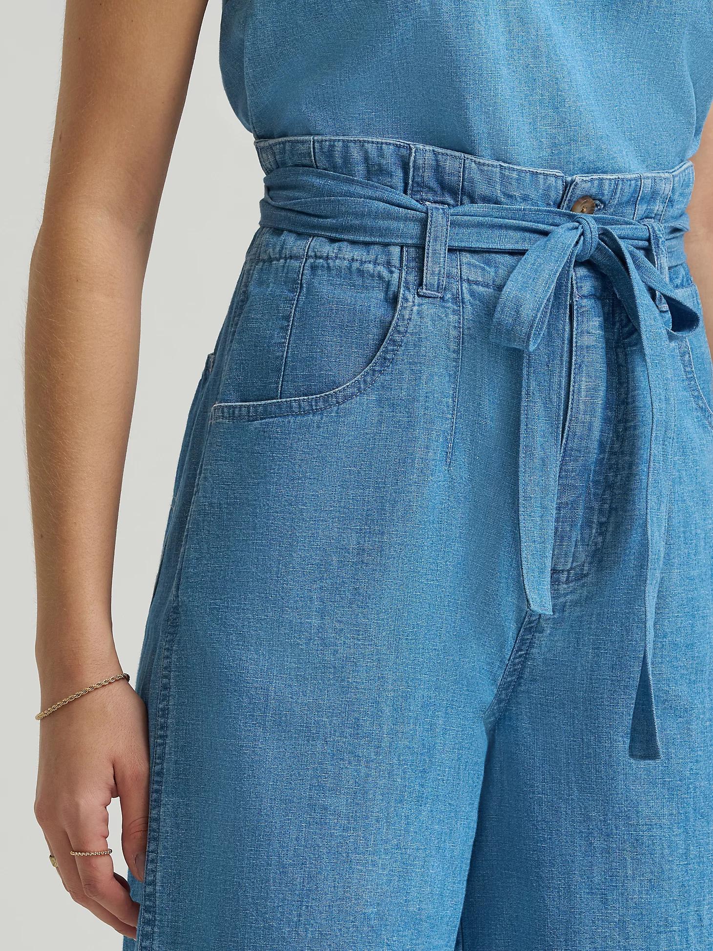 Women's High Rise Pleated Linen Bermuda | Women's Shorts | Lee® Product Image