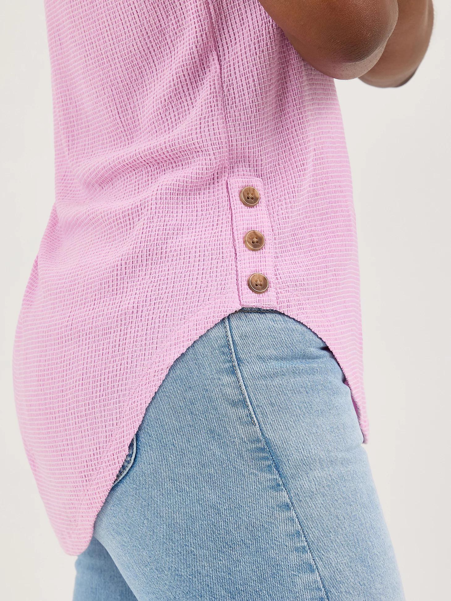 Women's Cuff Sleeve Stripe V-Neck Tee | Women's Tops & Tees | Lee® Product Image