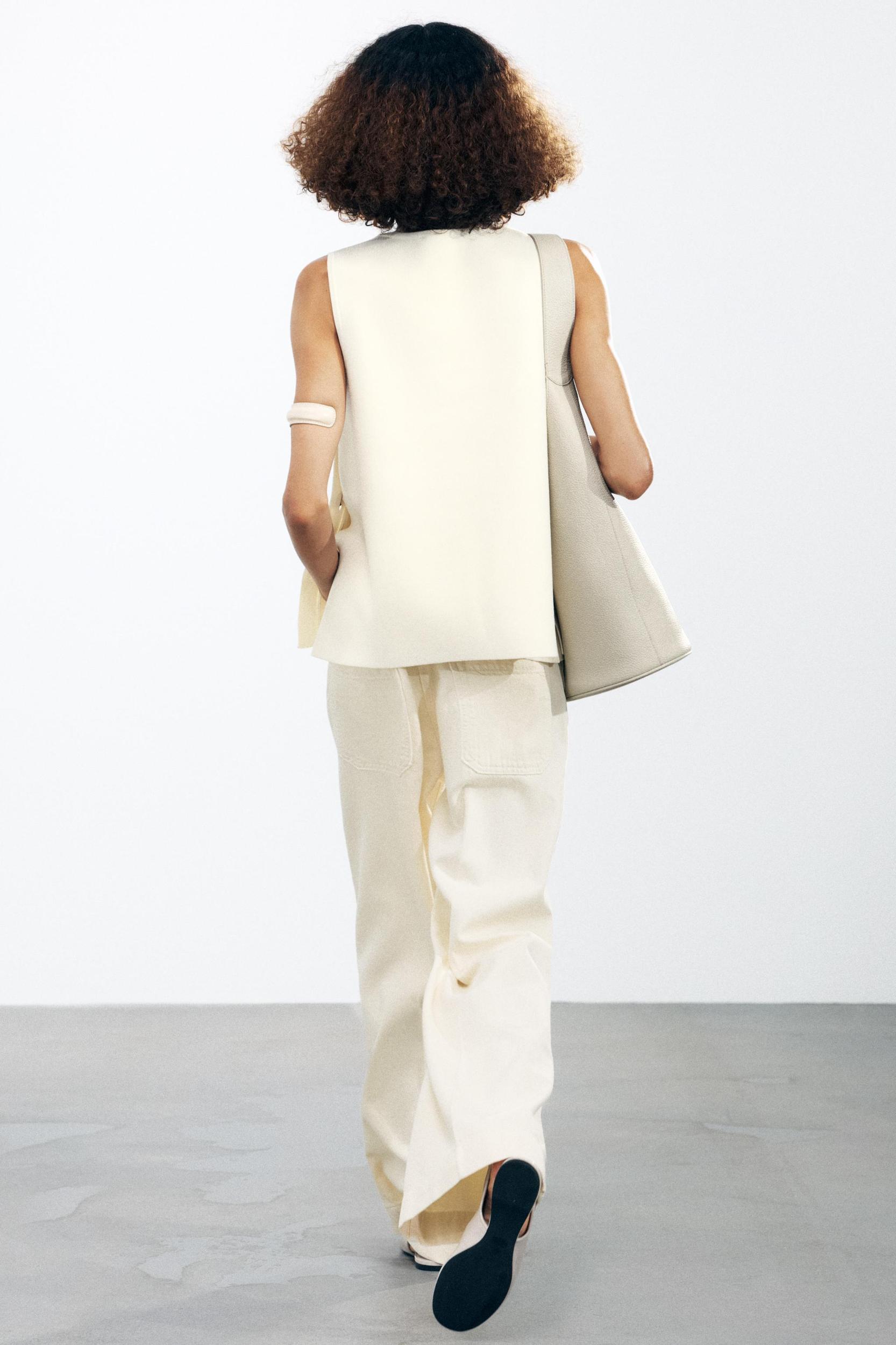 BUTTONED KNIT VEST Product Image