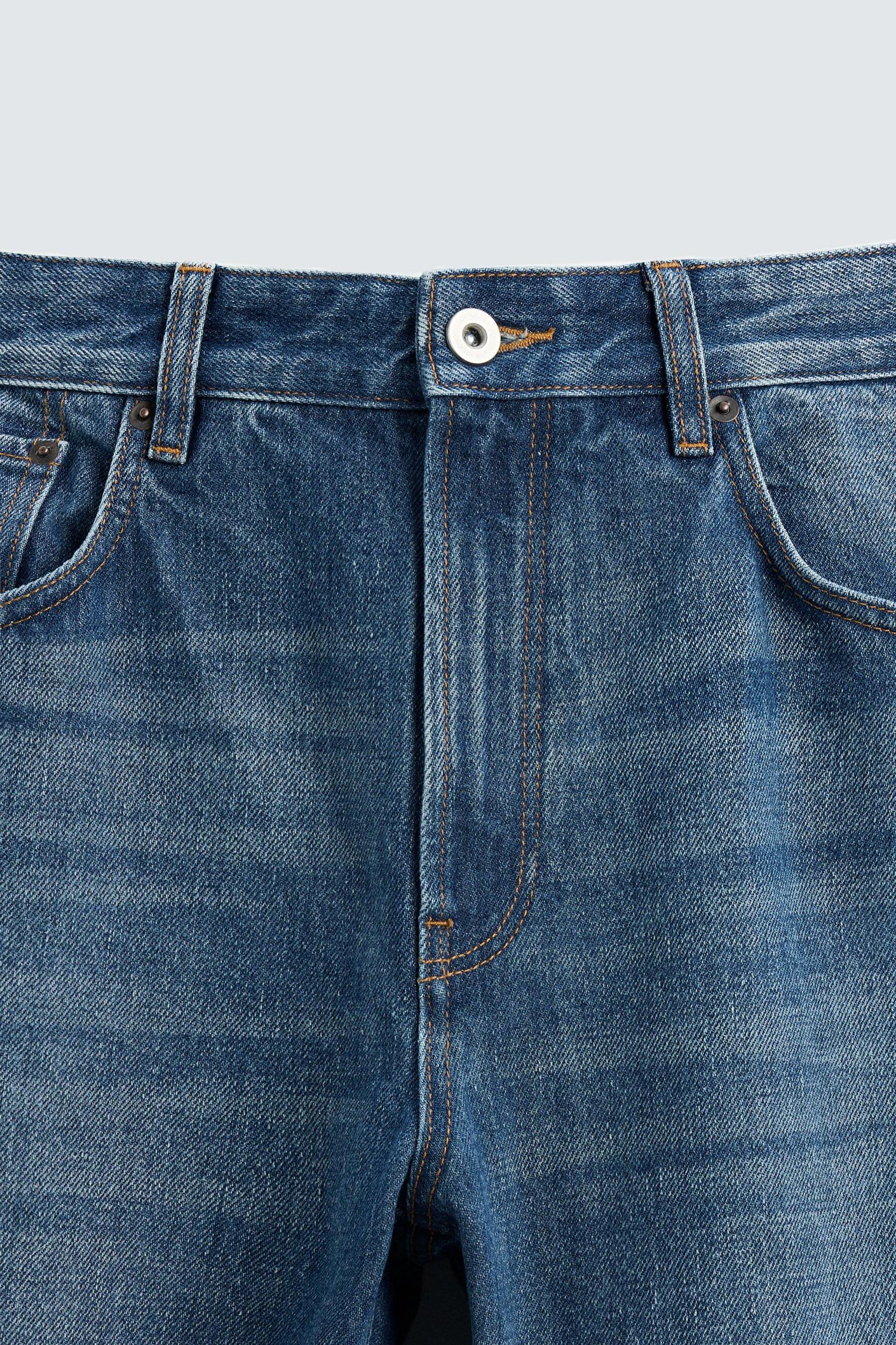 FLARE FIT JEANS Product Image