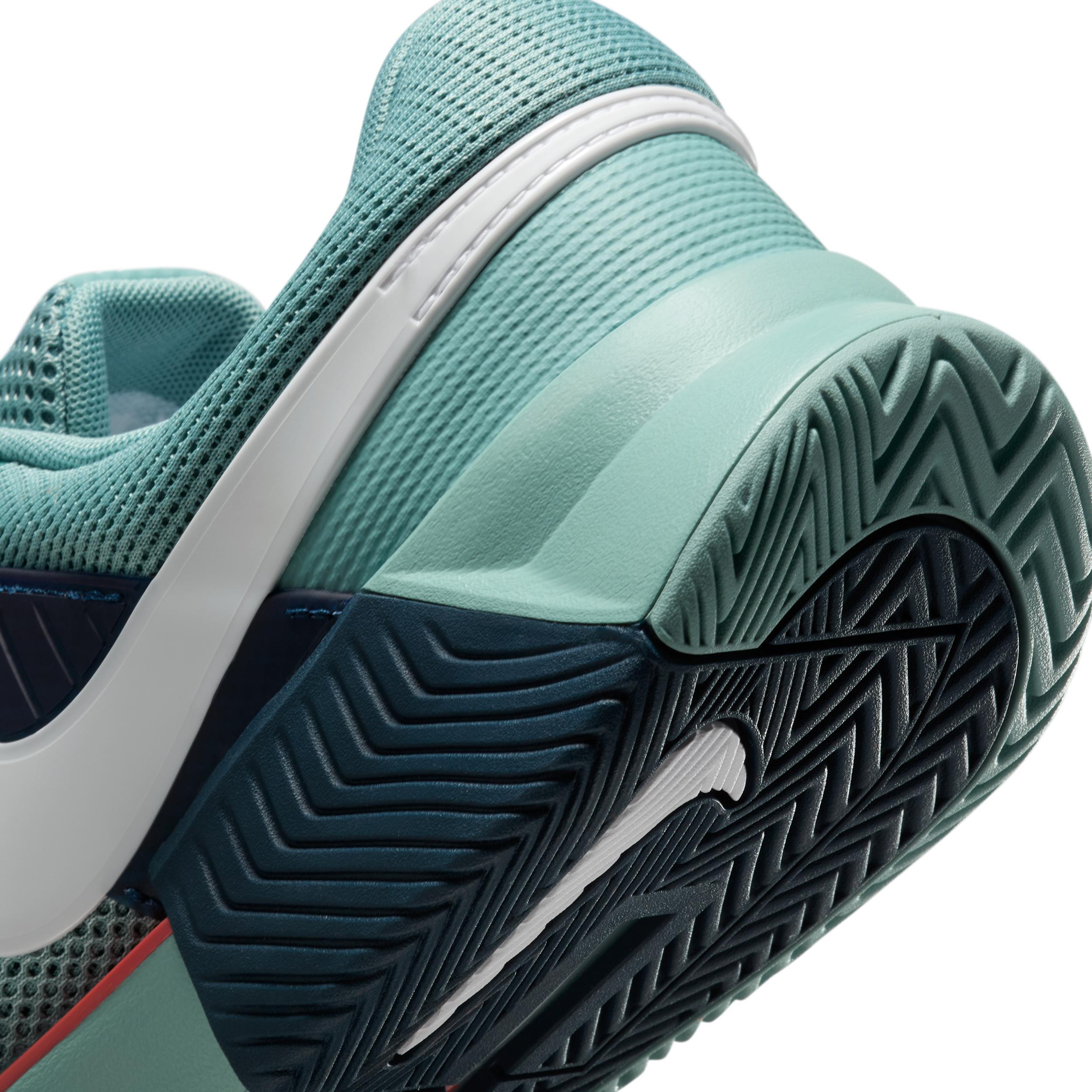 Nike Men's Zoom GP Challenge 1 Hard Court Tennis Shoes Product Image