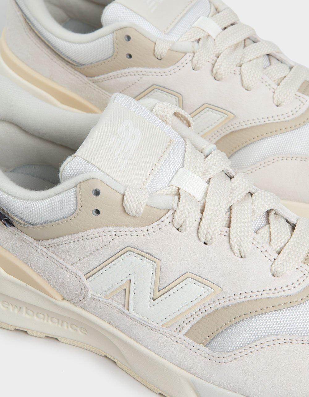 NEW BALANCE 997R Shoes - BROWN Product Image