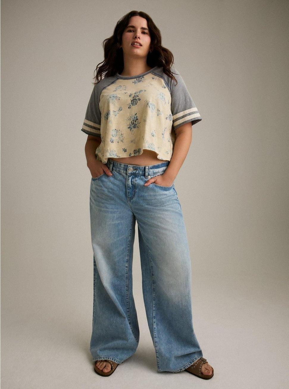 Festi Cropped Raglan Tee Product Image