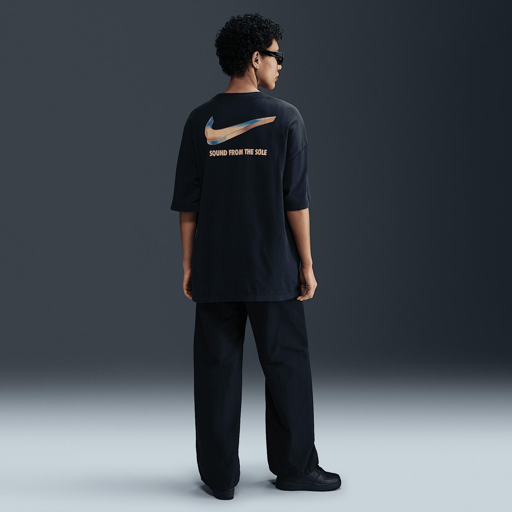 Nike Sportswear Women's Oversized Short-Sleeve T-Shirt Product Image