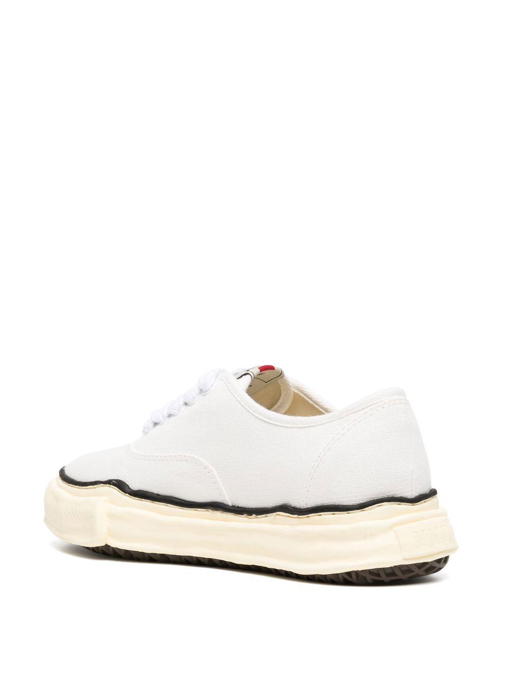 lace-up low-top sneakers Product Image