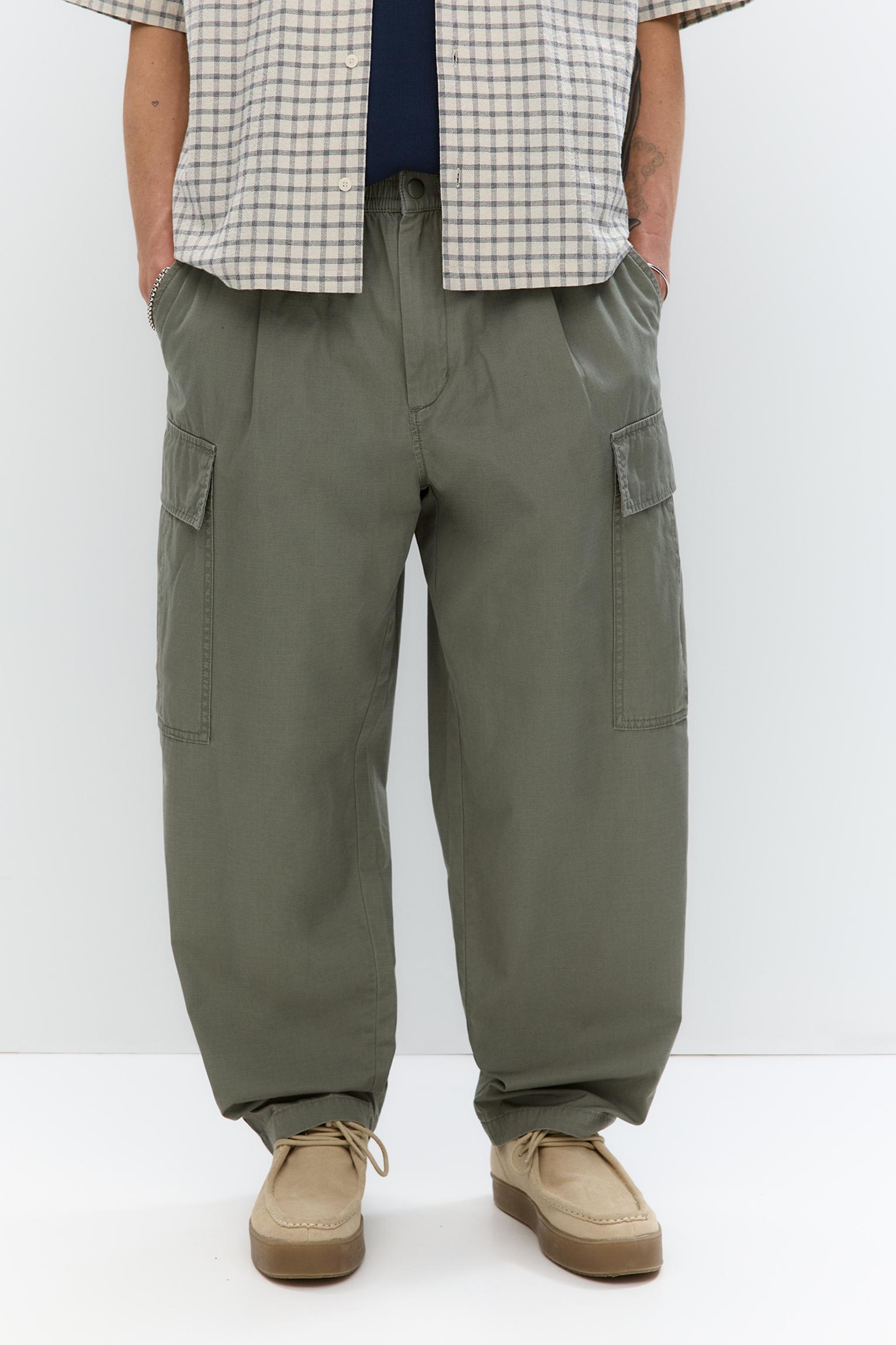 Balloon fit cargo pants Product Image