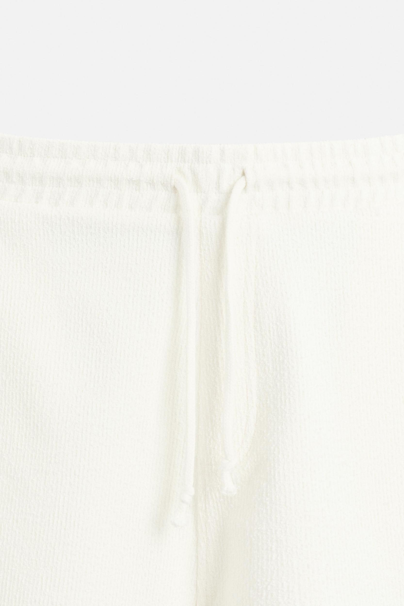 TEXTURE JOGGER SHORTS Product Image