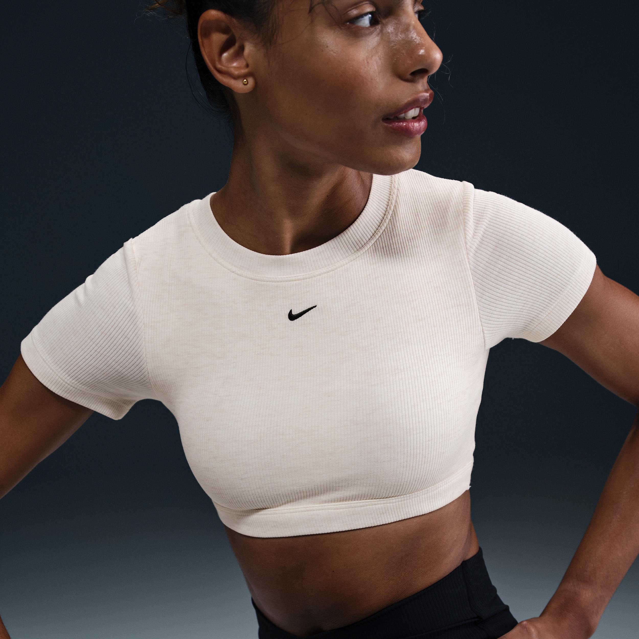 Nike Sportswear Classic Women's Light-Support Baby Tee Bra Product Image