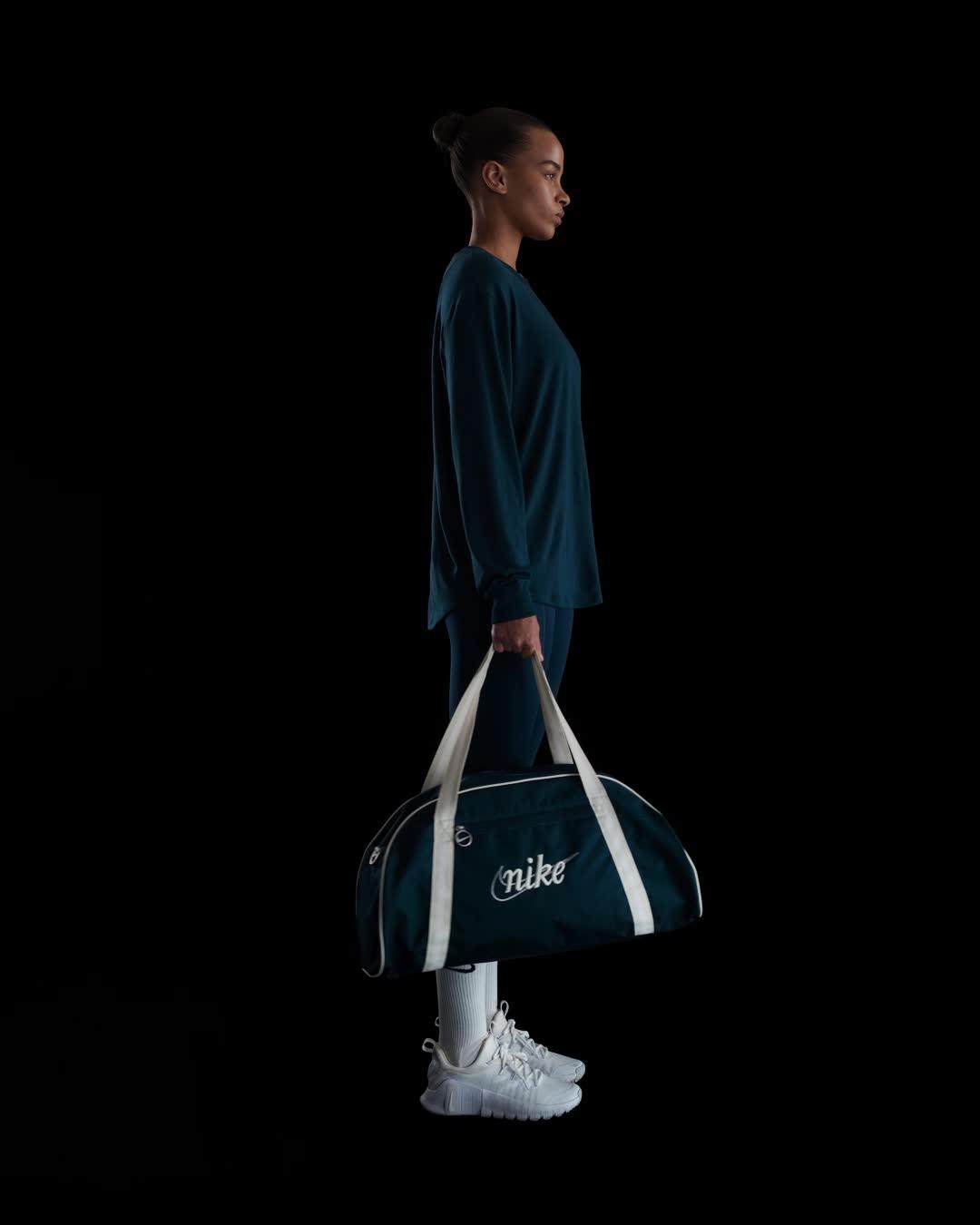 Nike One Relaxed Women's Dri-FIT Long-Sleeve Top Product Image