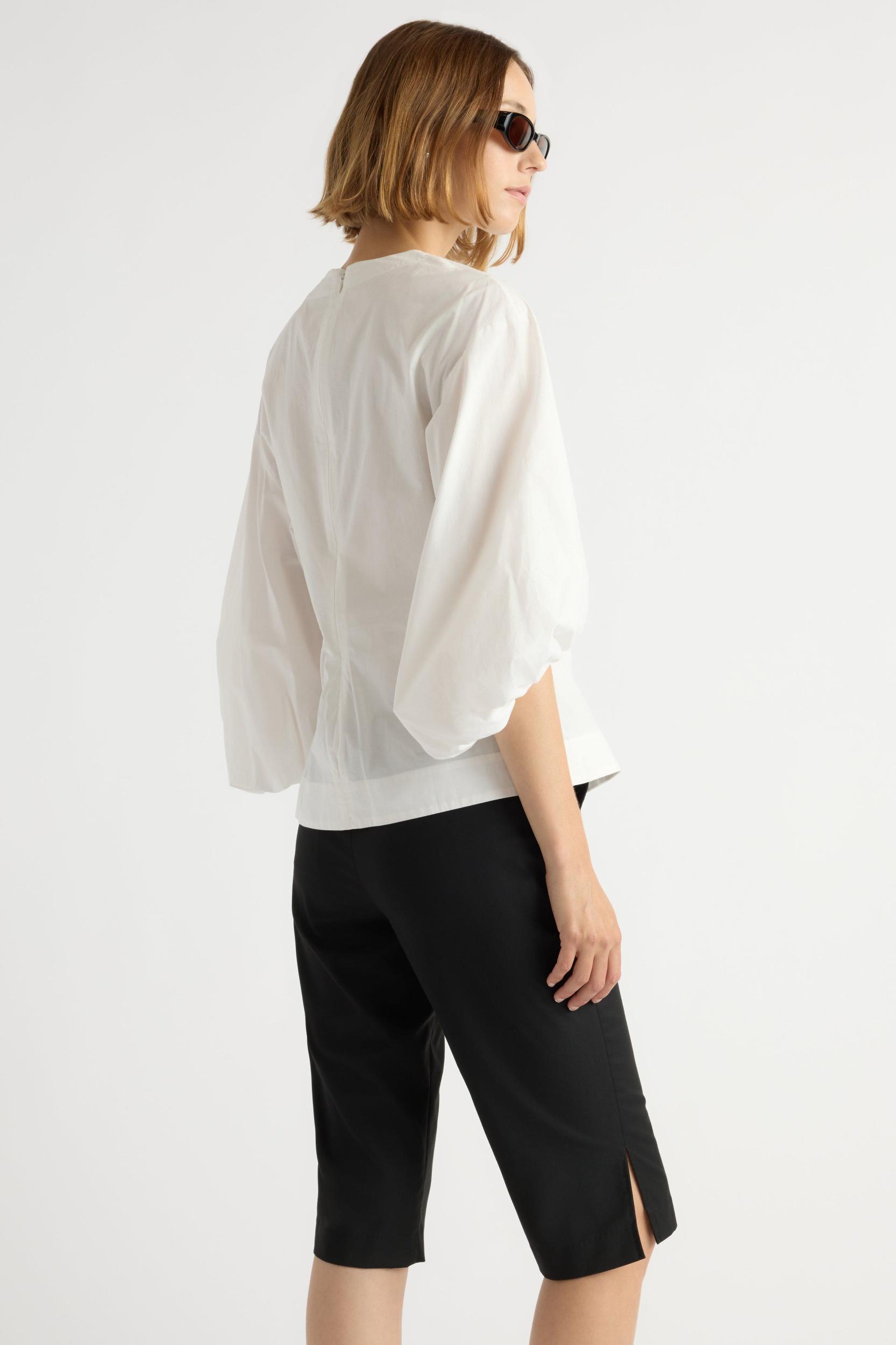 Lexi Tailored Capri Pant Product Image