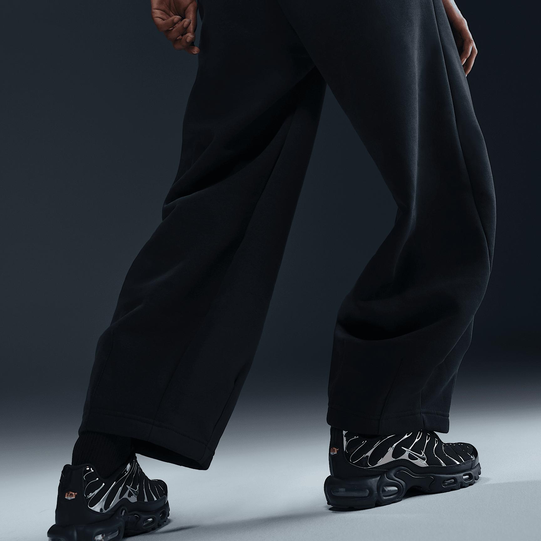 Nike Sportswear Phoenix Fleece Women's Mid-Rise Oversized Tapered Pants Product Image