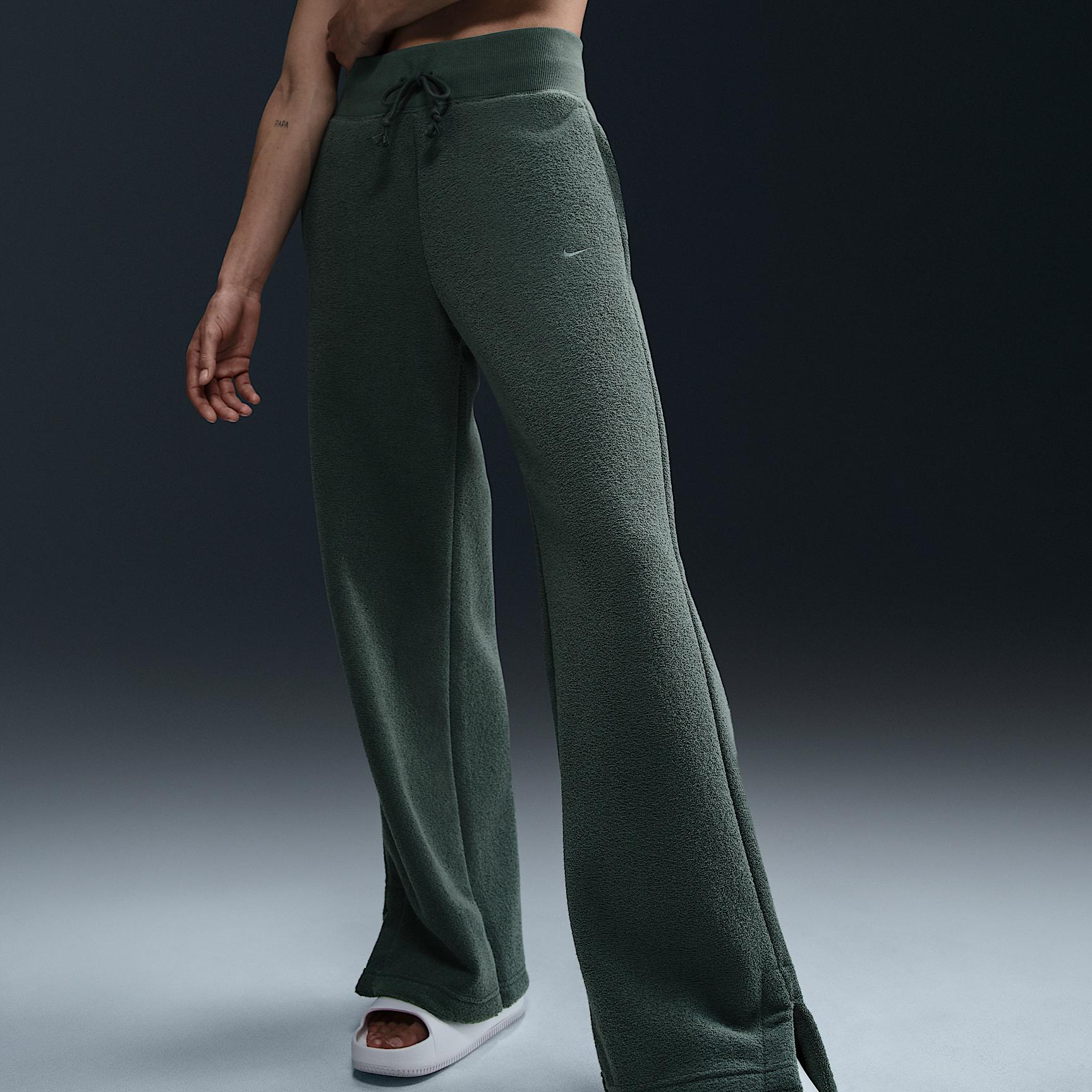 Nike Sportswear Phoenix Plush Women's High-Waisted Wide-Leg Cozy Fleece Pants Product Image