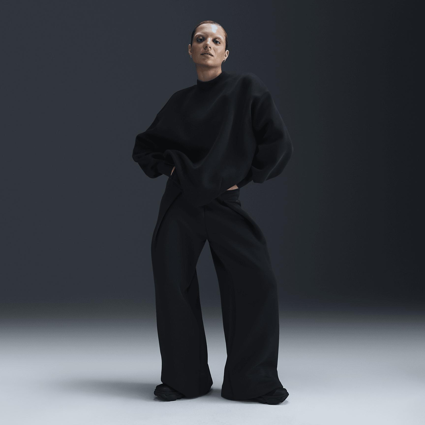 Womens Nike Sportswear Tech Fleece Oversized Crew-Neck Sweatshirt | FV8041-010 Product Image