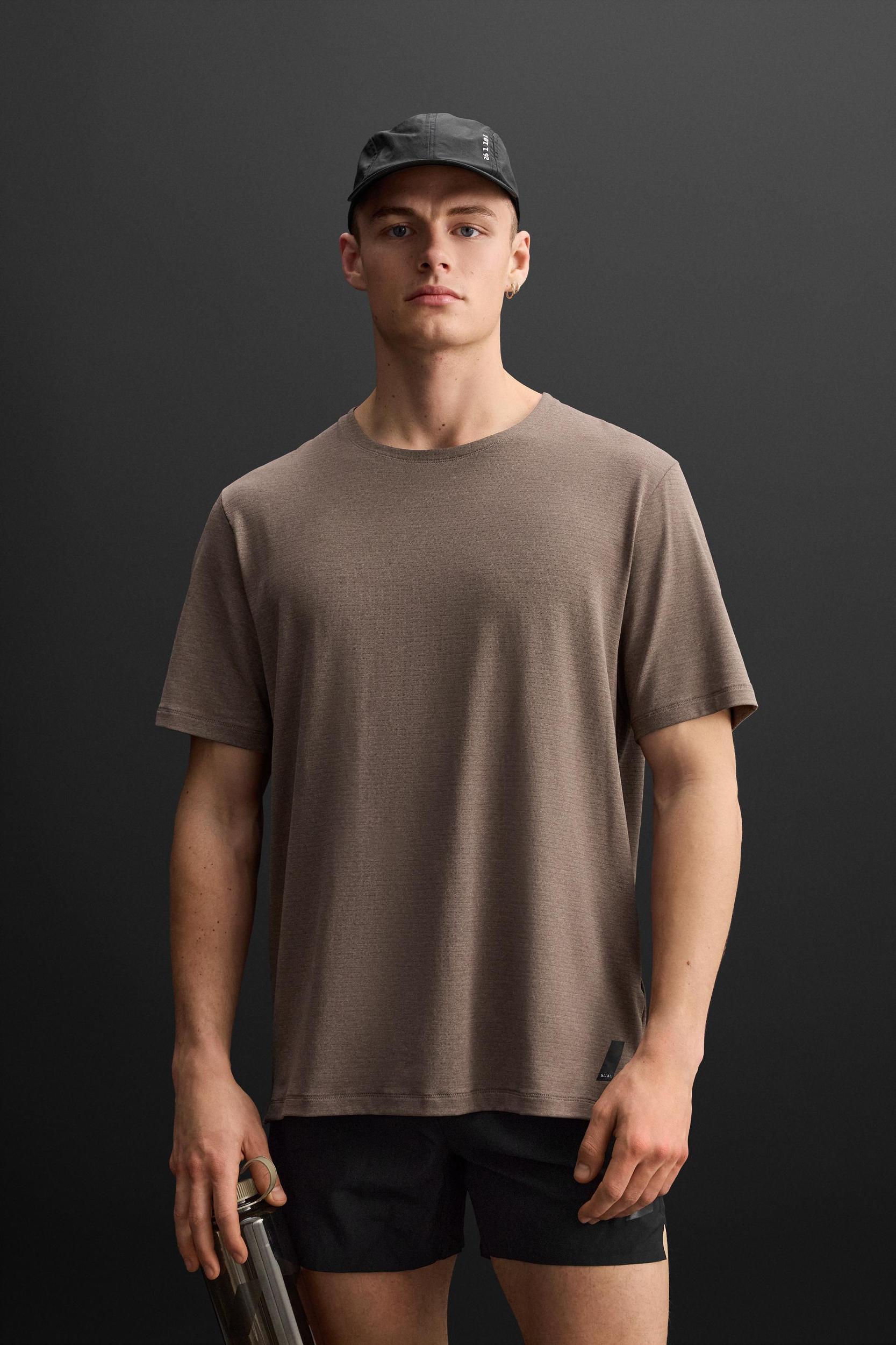 LIGHTWEIGHT TEXTURED T-SHIRT Product Image
