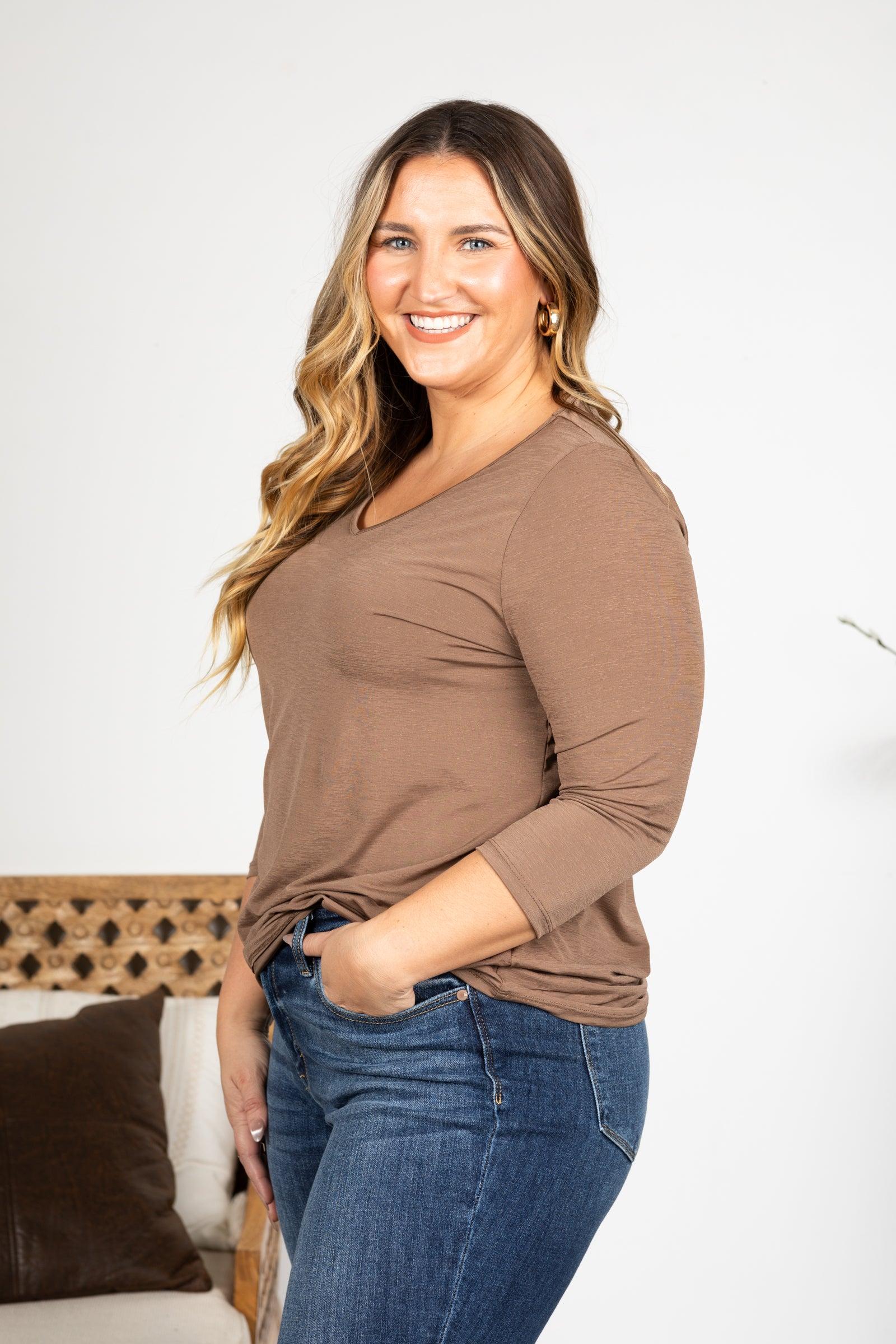 Solid Wrinkle Free V-Neck 3/4 Sleeve Knit Top Product Image