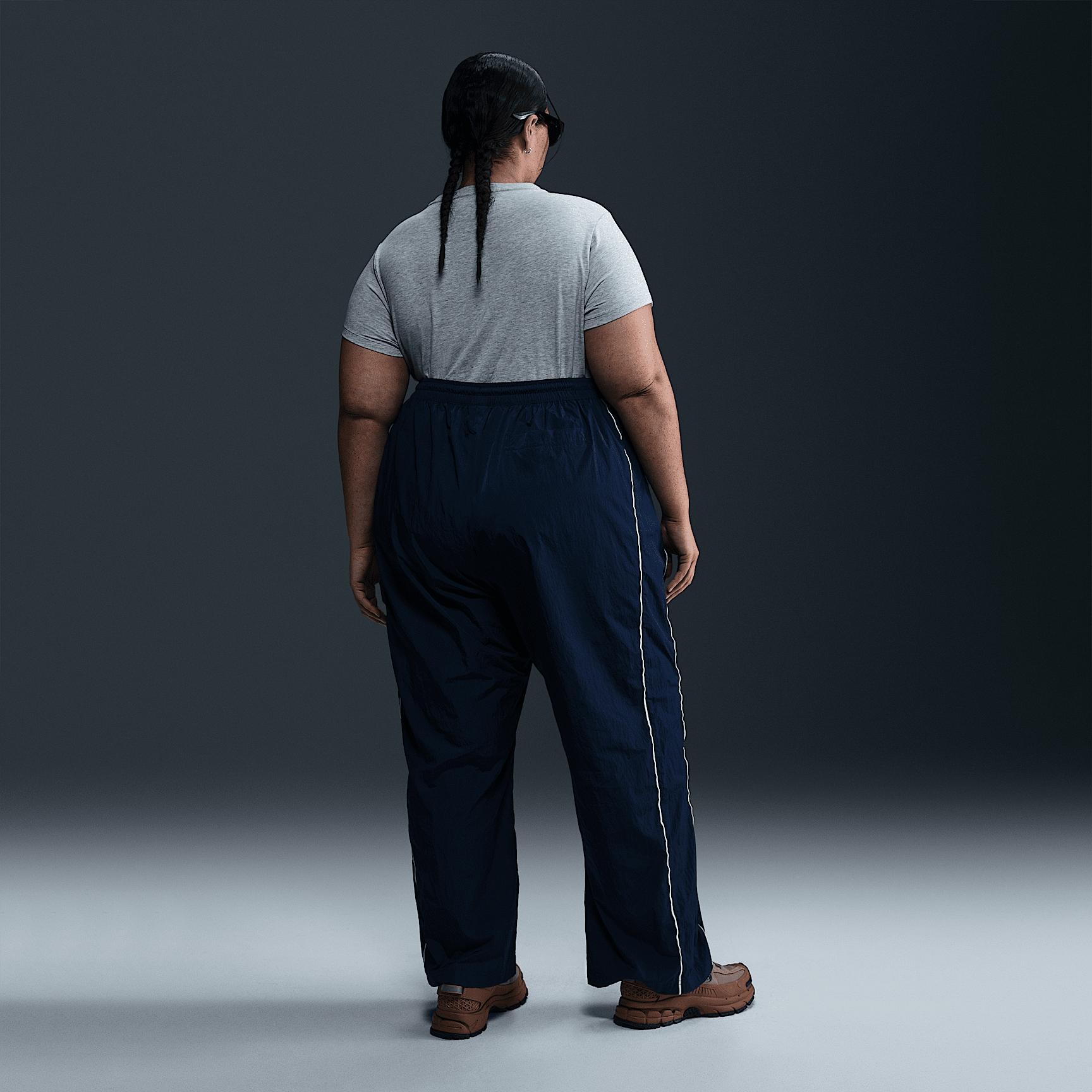 Nike Sportswear Chill Knit Women's Cropped T-Shirt (Plus Size) Product Image