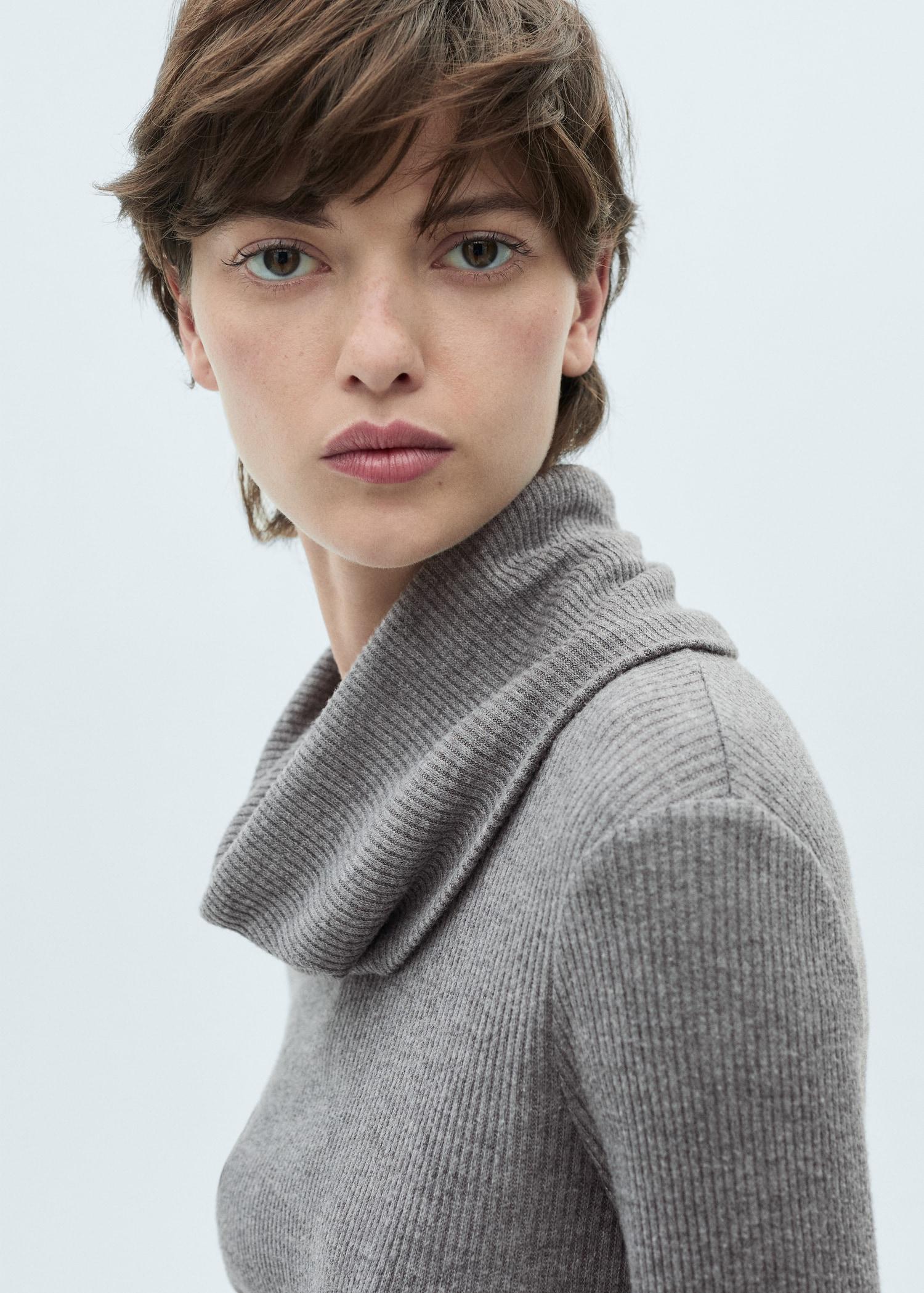 Turtle neck ribbed t-shirt - Women | MANGO USA Product Image