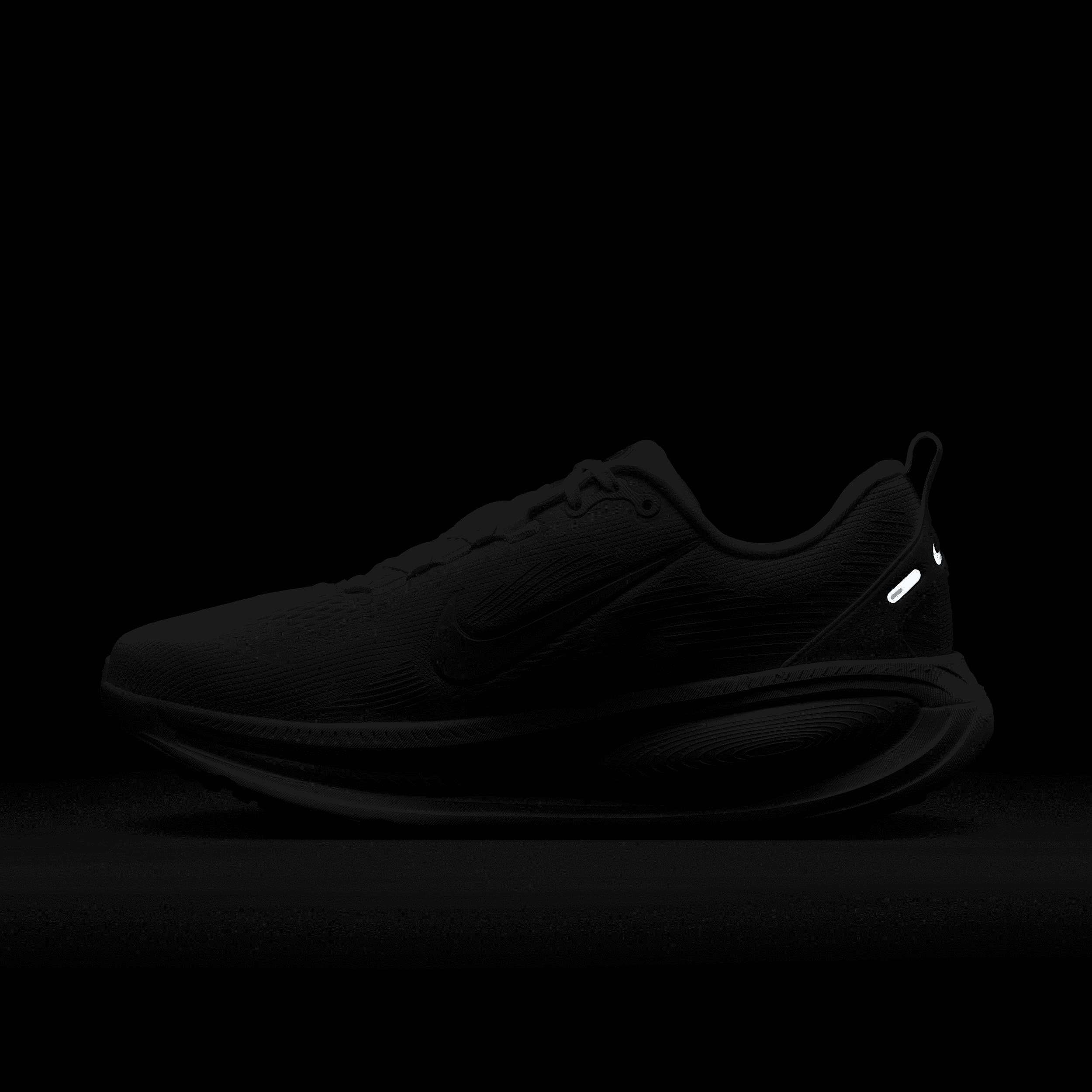 Nike Mens Vomero 18 Road Running Shoes | HM6803-106 Product Image