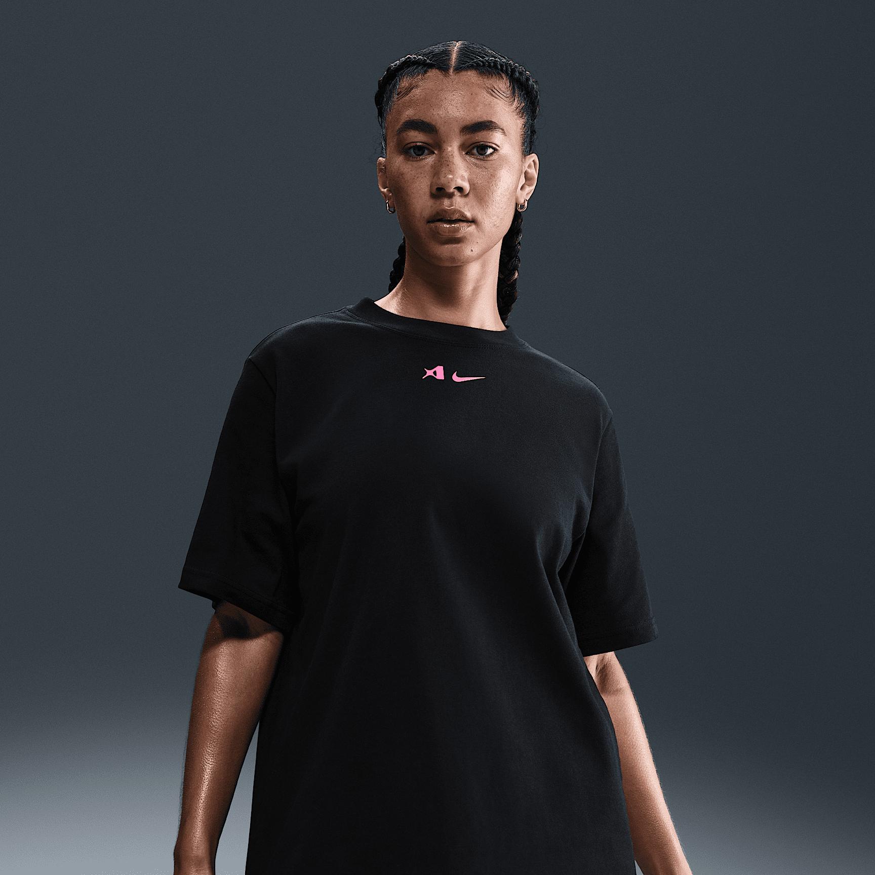 Nike Womens Aja Wilson Loose Short-Sleeve T-Shirt | HQ1696-011 Product Image