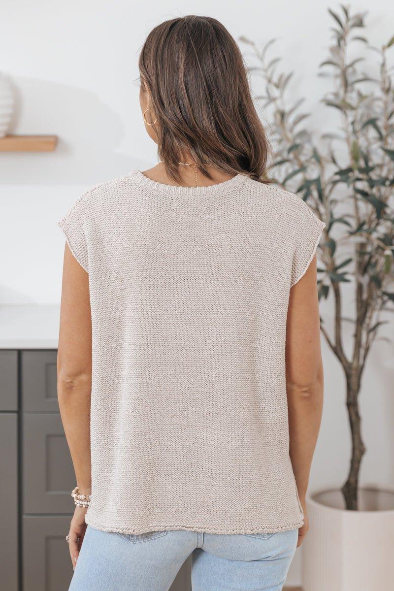 Sleeveless Round Neck Pullover Sweater Product Image