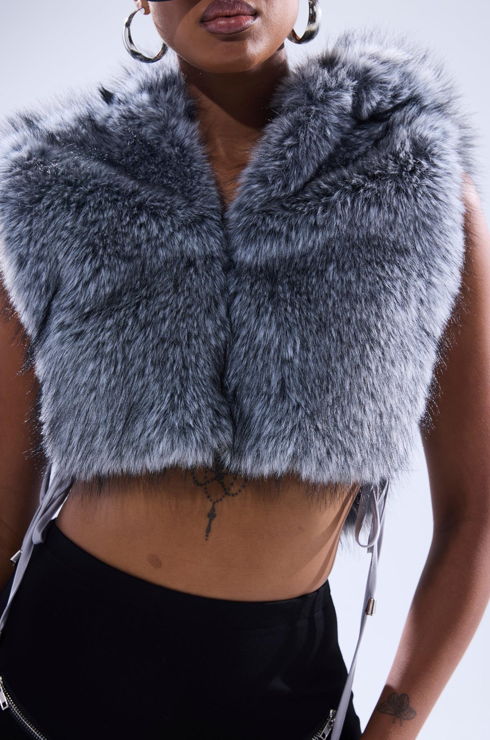TOUCH ME FUR TOP Product Image