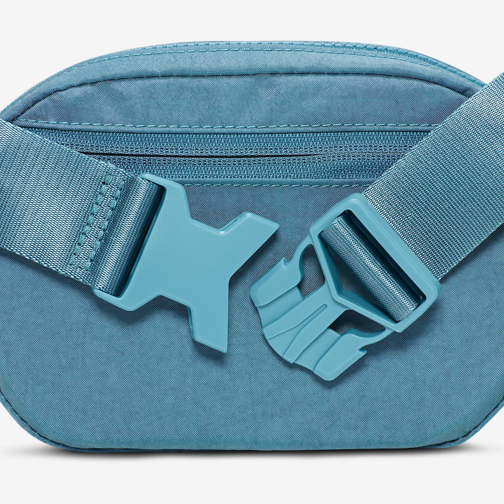 Nike Unisex Aura Crossbody Bag (2L) | HM6120-006 Product Image