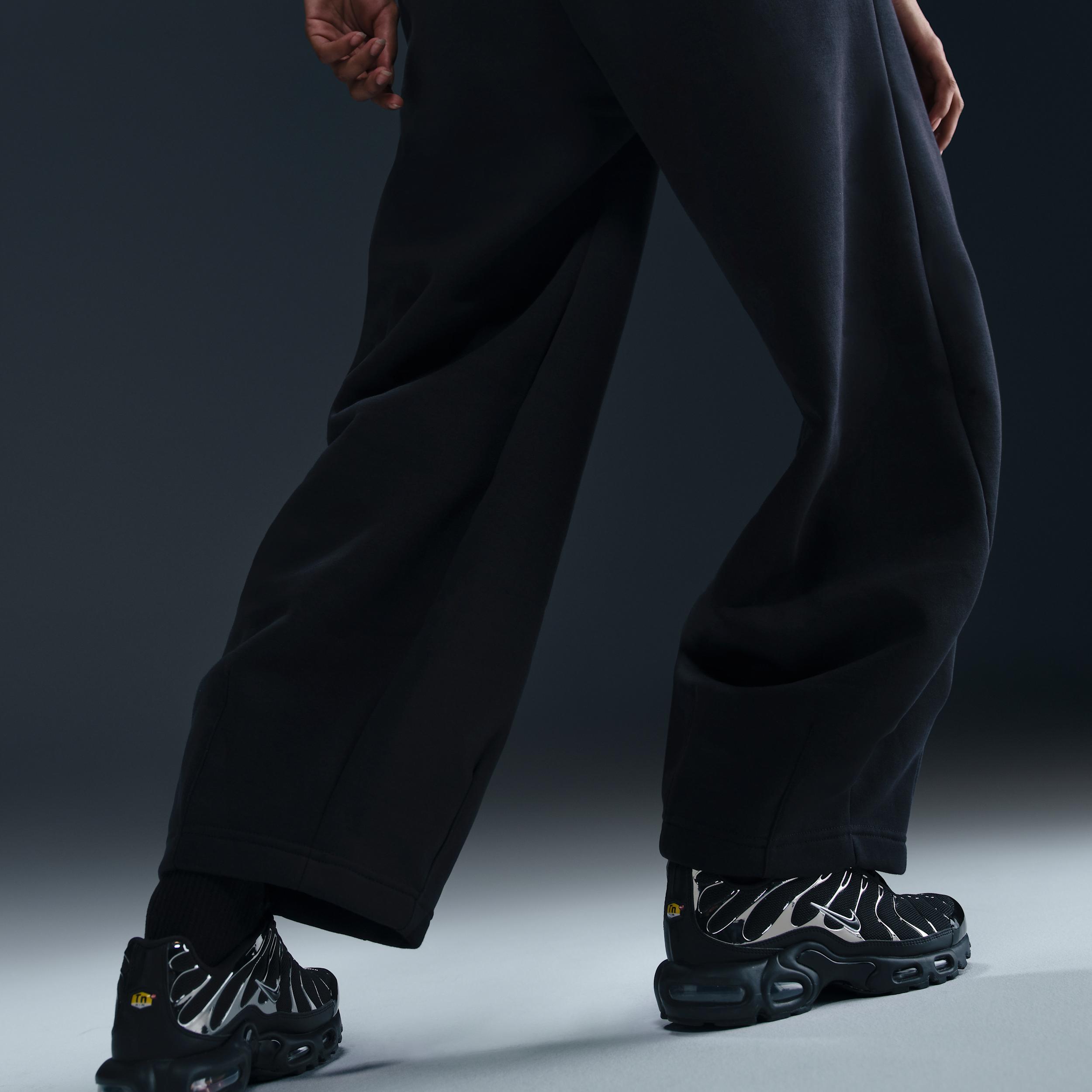 Nike Sportswear Phoenix Fleece Women's Mid-Rise Oversized Tapered Pants Product Image