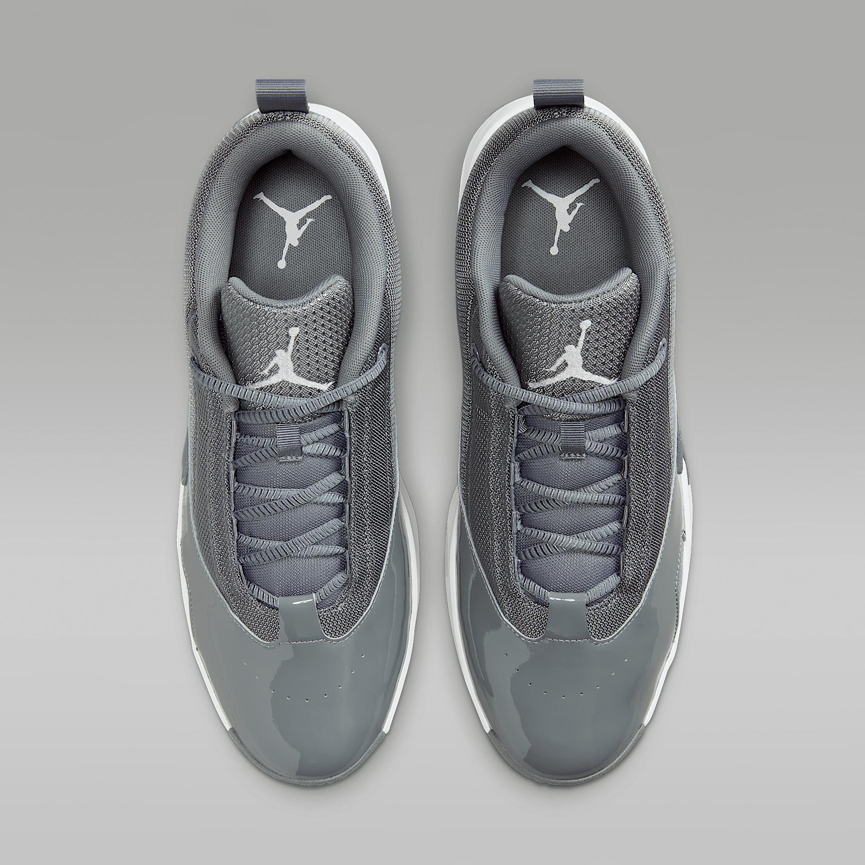 Mens Max Aura 6 Basketball Shoes Product Image