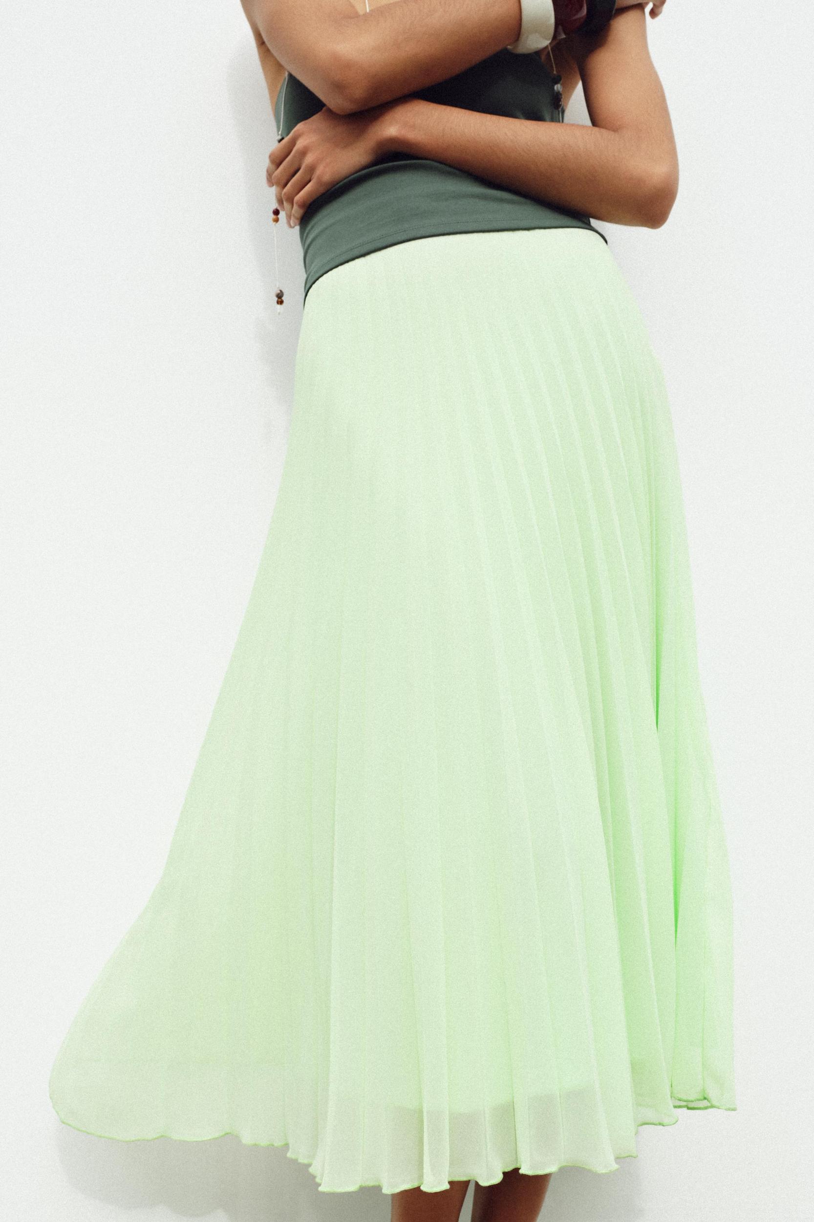 PLEATED MIDI SKIRT Product Image