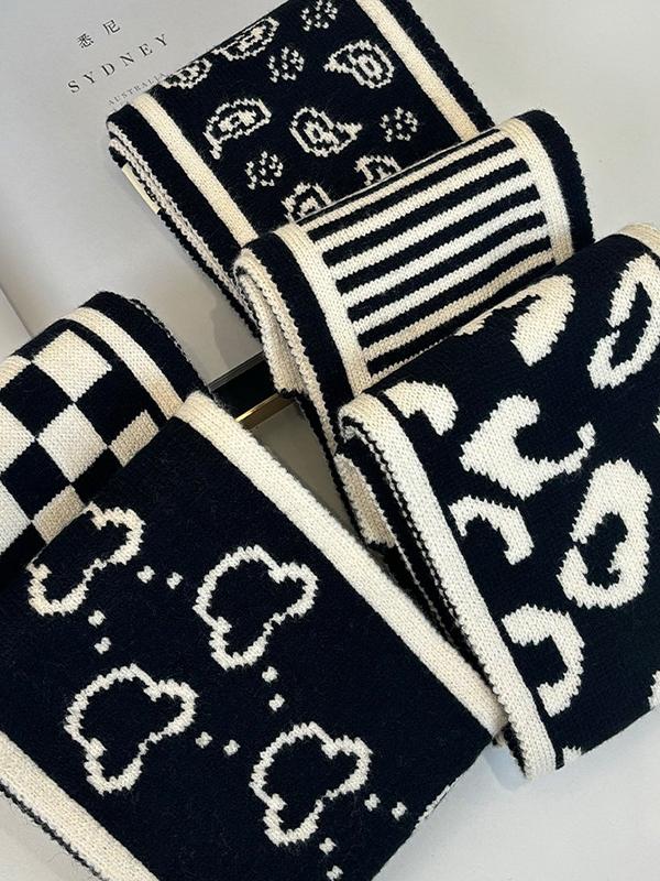 Contrast Color Keep Warm Leopard Velvet Scarf Product Image