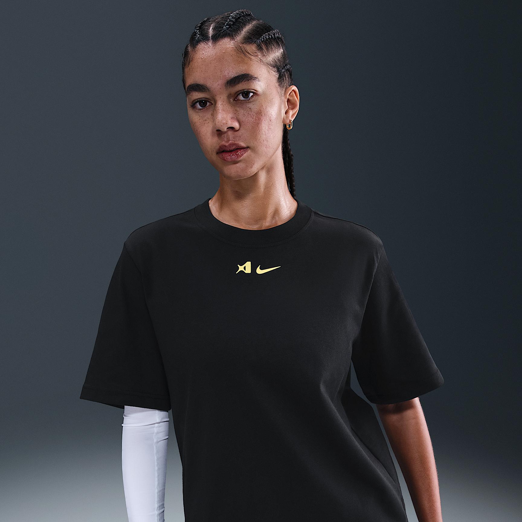 Nike Womens Aja Wilson Loose Short-Sleeve T-Shirt | HQ1696-011 Product Image