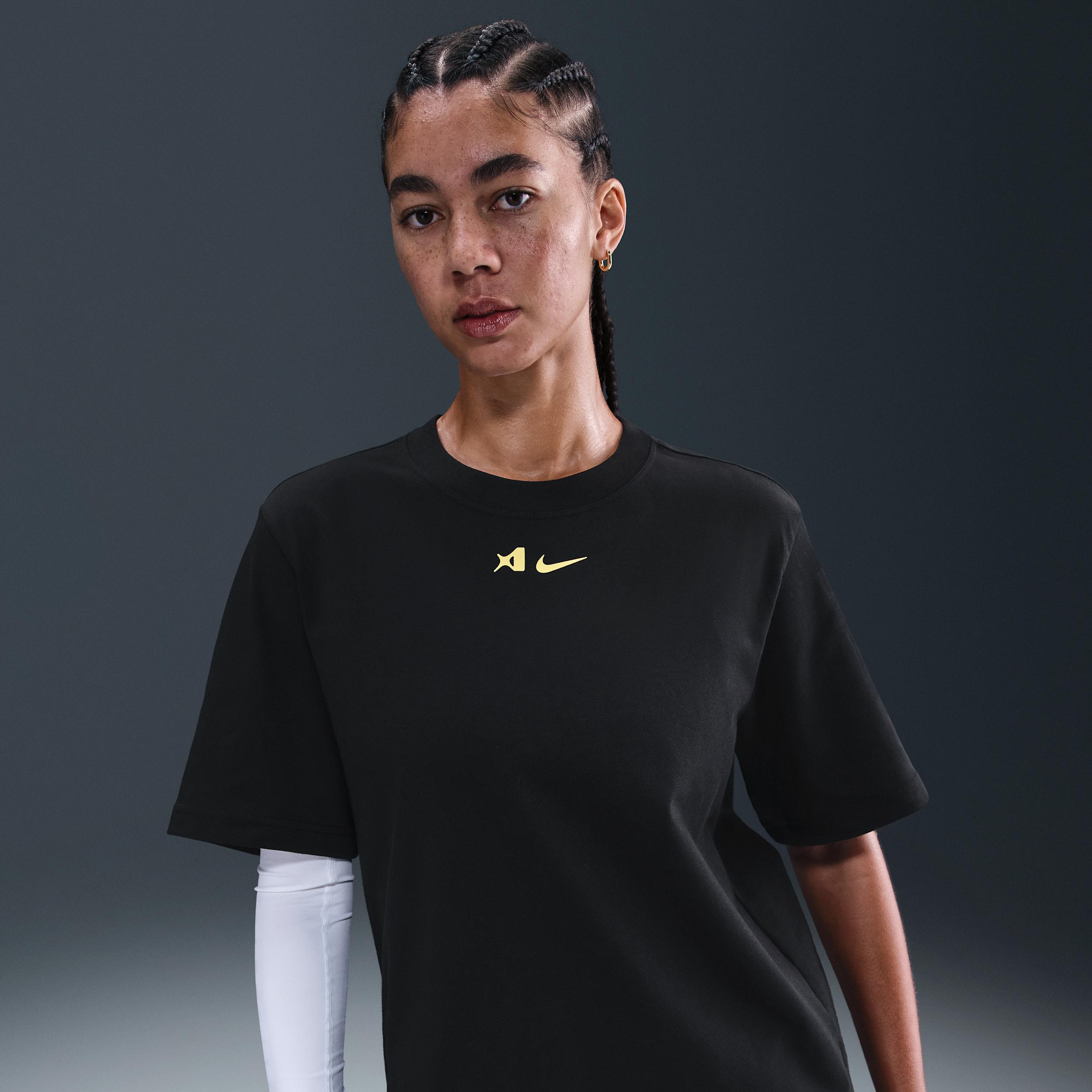 Nike Womens Aja Wilson Loose Short-Sleeve T-Shirt | HQ1696-011 Product Image