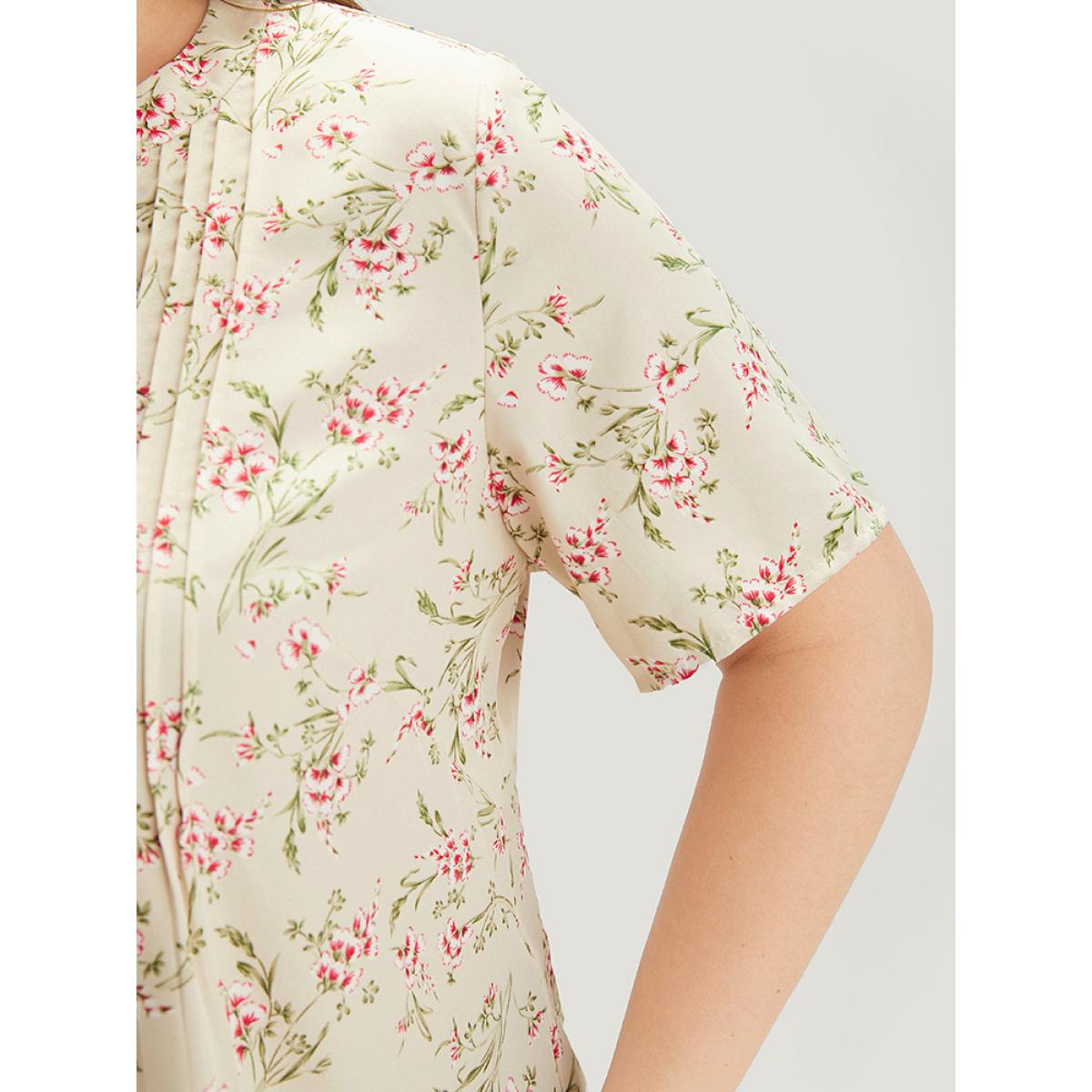 Plus Size Beige Floral Print Notched Pleated Detail Blouse Women Elegant Short sleeve Notched collar Dailywear Blouses BloomChic 12/L Product Image
