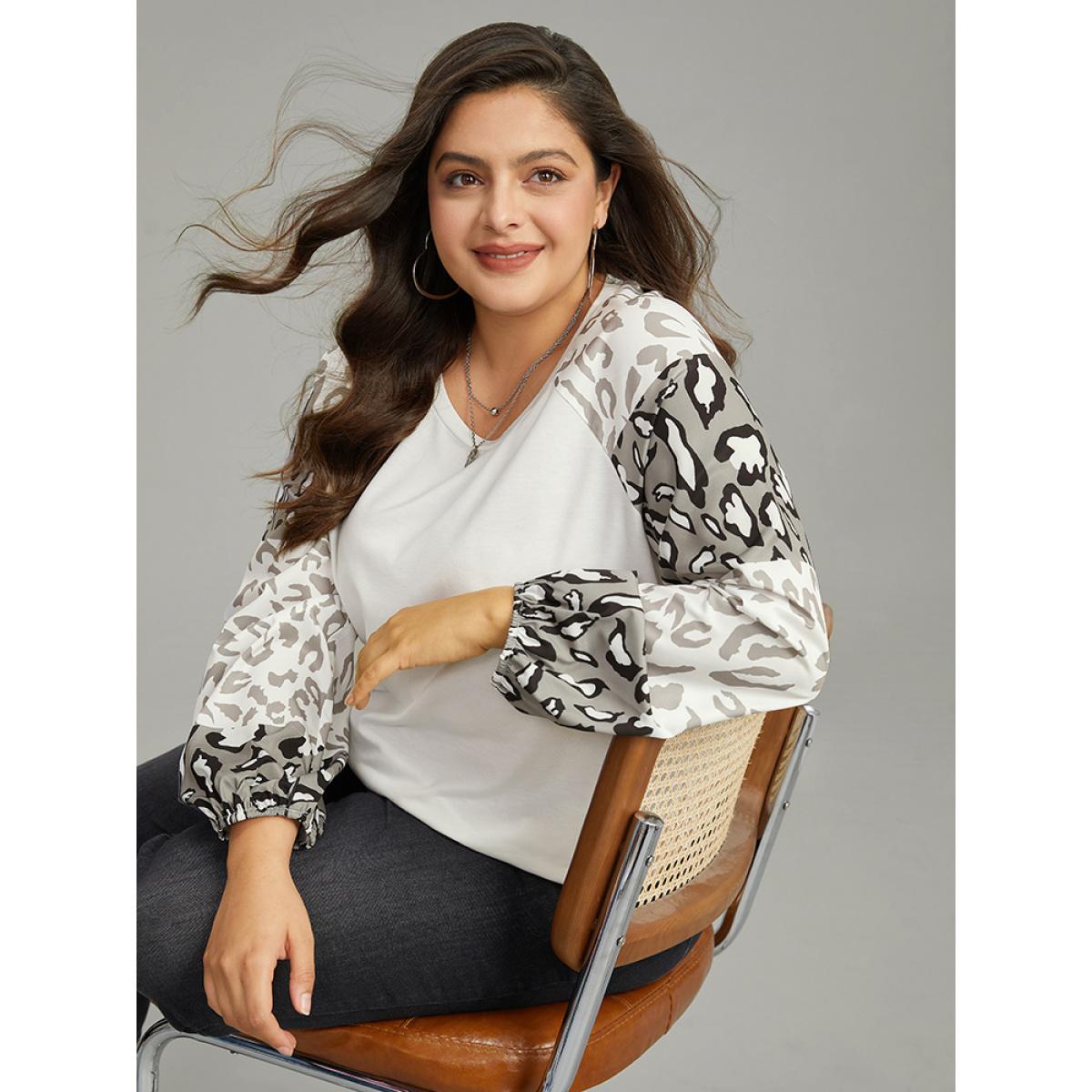 Plus Size Leopard Patchwork Contrast Lantern Sleeve Sweatshirt White Women Casual Elastic cuffs Leopard Round Neck Dailywear T-shirts BloomChic 10/M Product Image