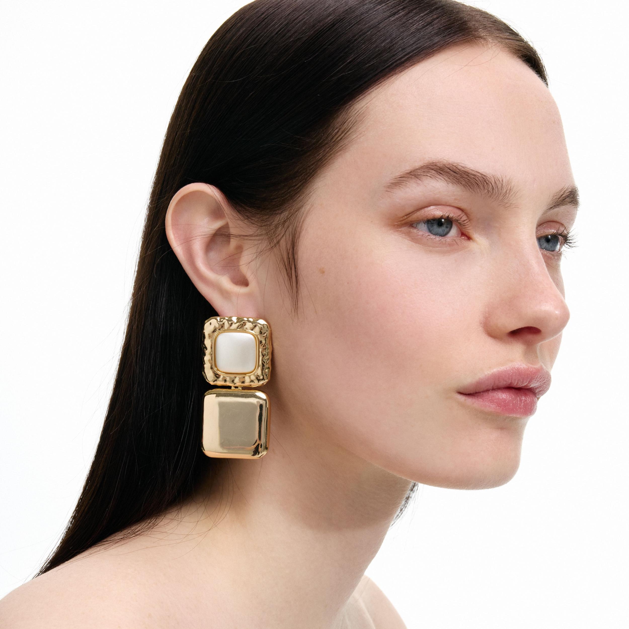 Mottled Gold Pearl Tiered Earrings Product Image