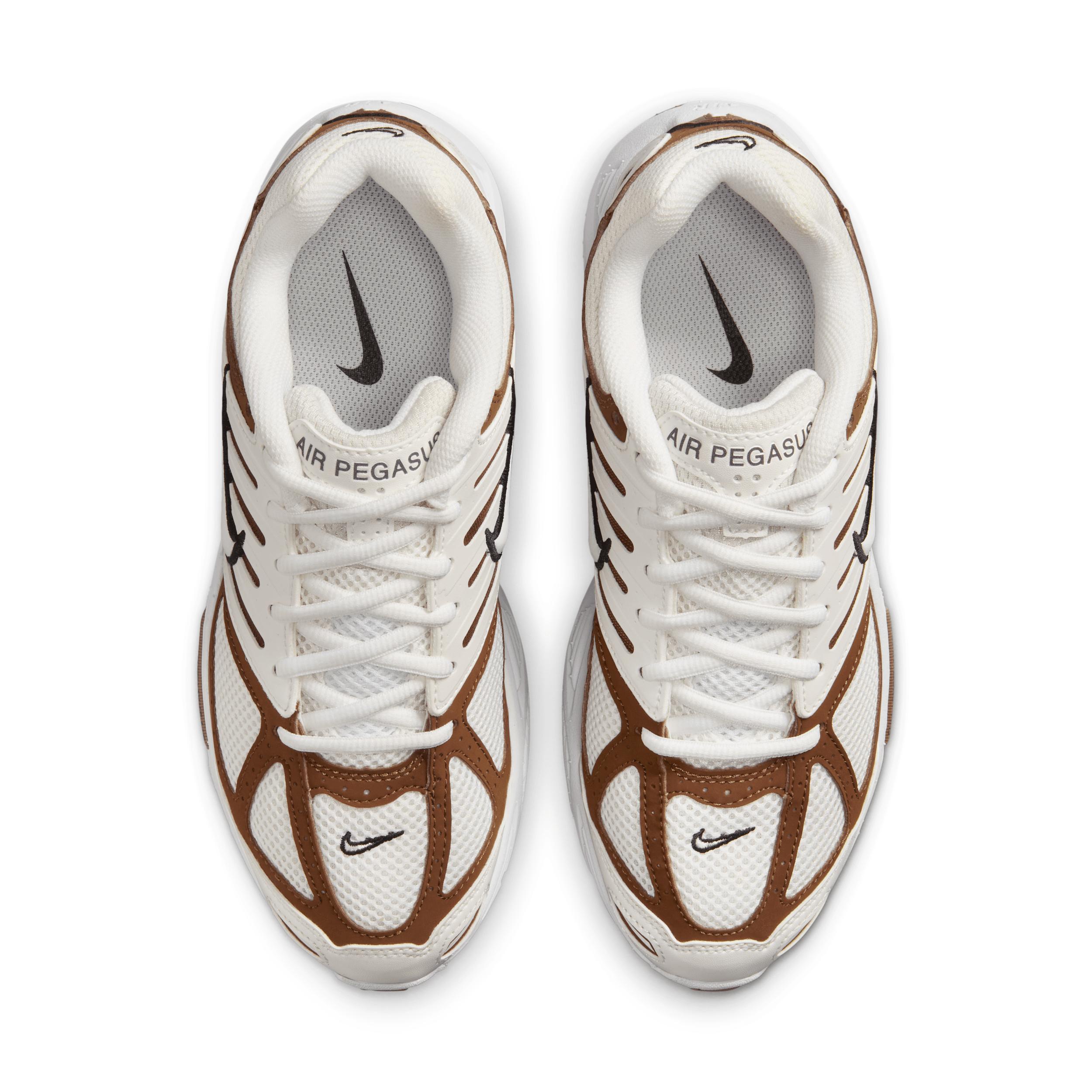 Nike Women's Air Pegasus 2005 Shoes Product Image